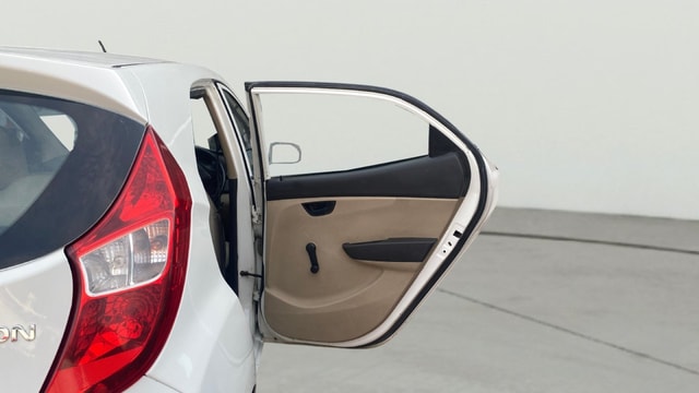 View Hyundai EON Image 7 Used Hyundai EON Image 7