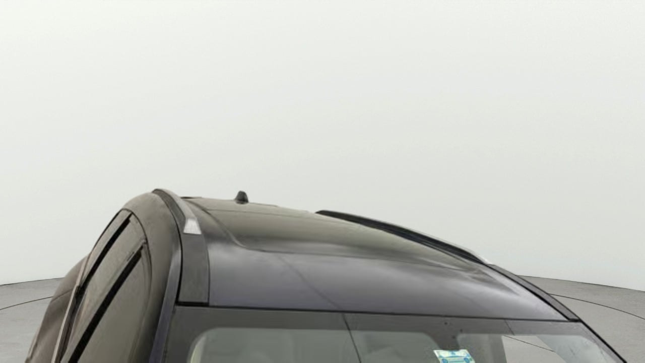 View 2023 Mahindra XUV700 MX Petrol 5 STR Image 6 Used 2023 Mahindra XUV700 MX Petrol 5 STR Image 6