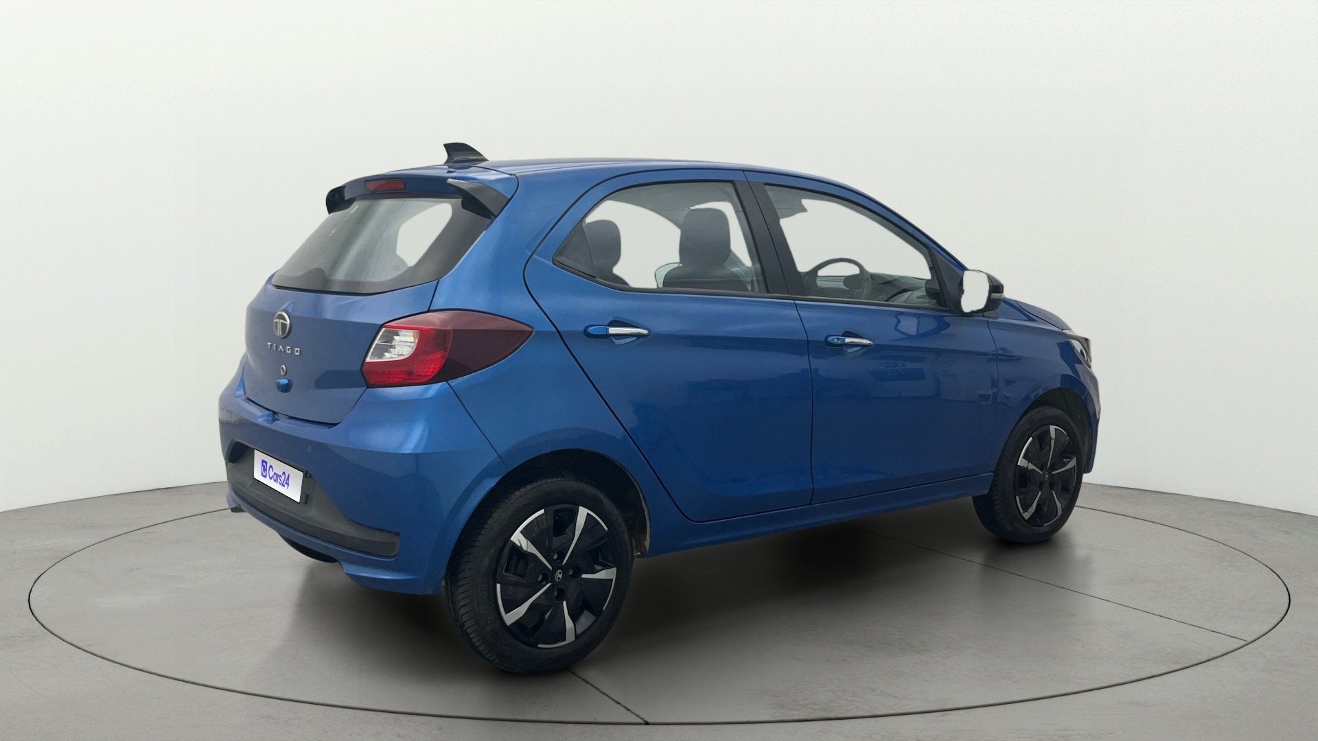 View 2025 Tata Tiago Revotorq XB Image 42 Used 2025 Tata Tiago Revotorq XB Image 42