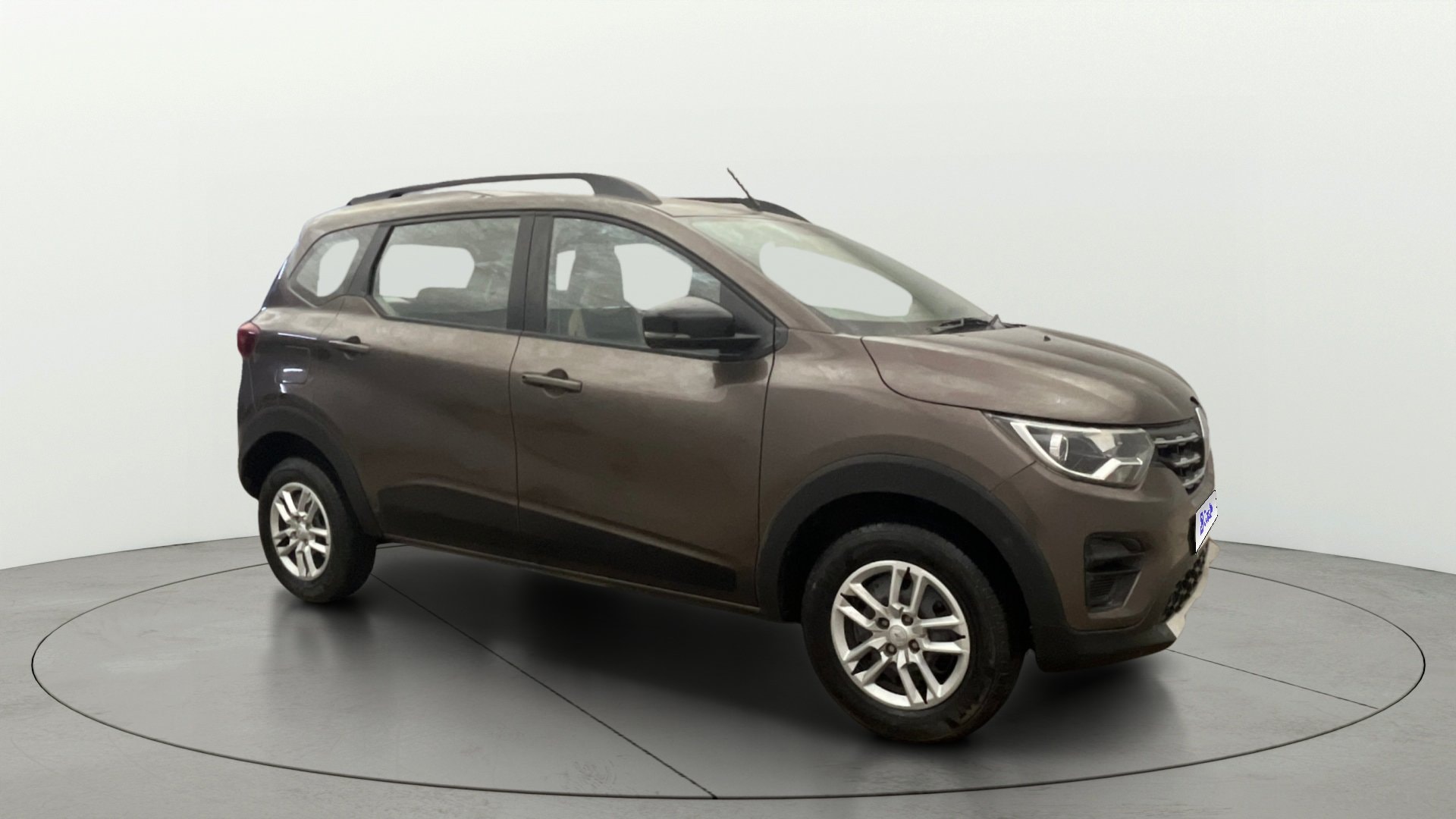 View 2024 Renault Triber RXT Image 37 Used 2024 Renault Triber RXT Image 37