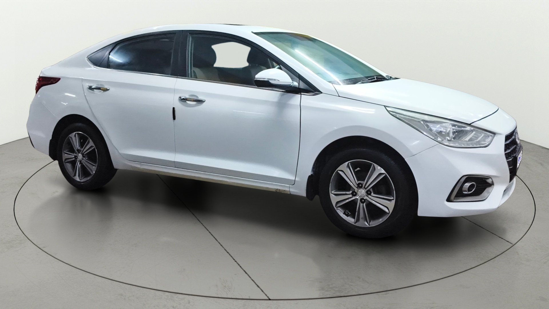 View 2018 Hyundai Verna 1.6 VTVT SX (O) Image 23 Used 2018 Hyundai Verna 1.6 VTVT SX (O) Image 23