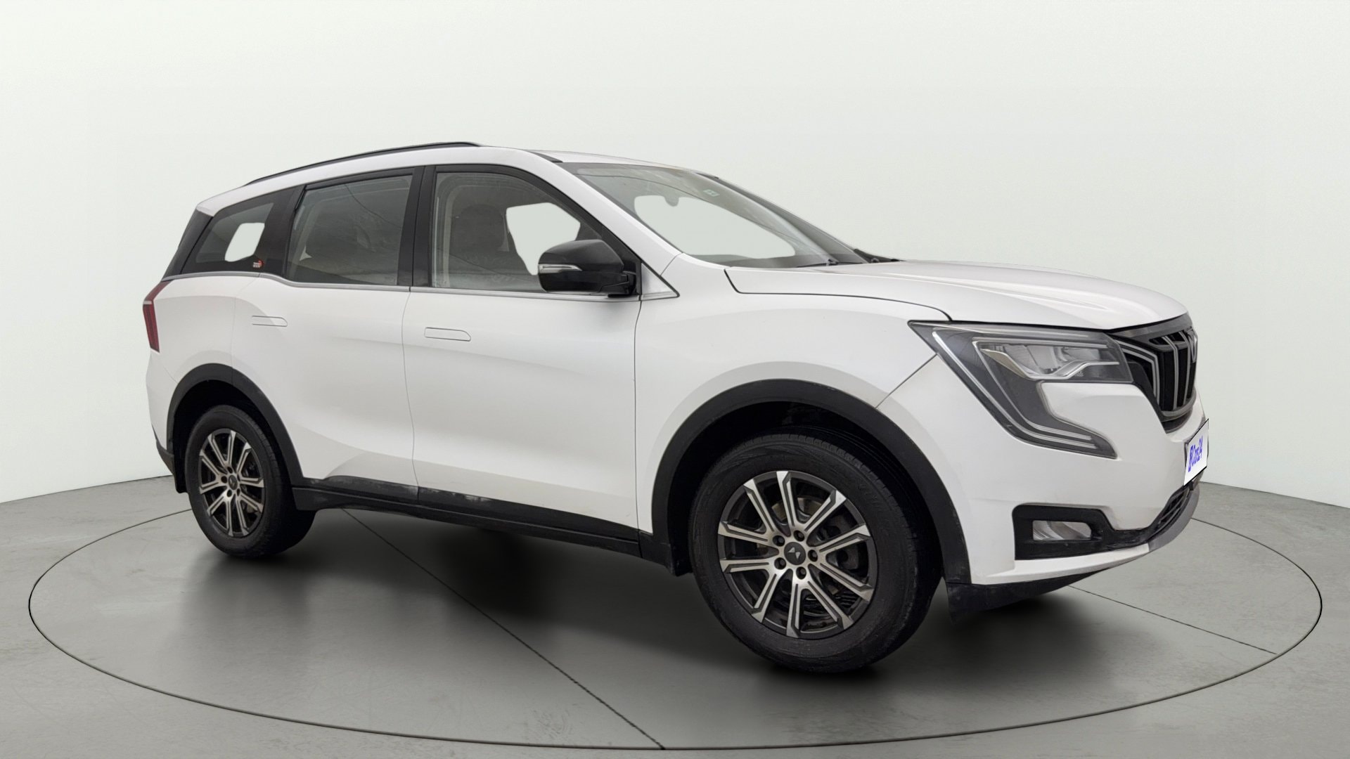 View 2024 Mahindra XUV700 MX Petrol 5 STR Image 37 Used 2024 Mahindra XUV700 MX Petrol 5 STR Image 37