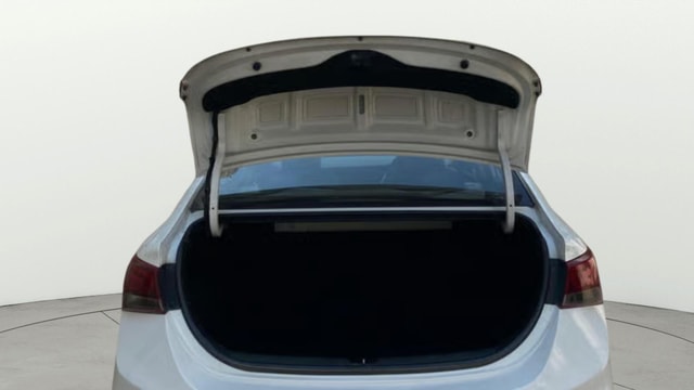 View Hyundai Verna Image 17 Used Hyundai Verna Image 17