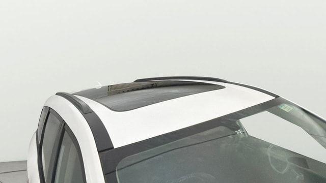 View Mahindra XUV700 Image 7 Used Mahindra XUV700 Image 7