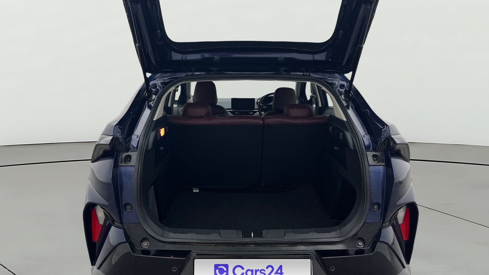 View 2025 Tata Curvv Smart 1.2 Revotron Petrol 6MT Image 40 Used 2025 Tata Curvv Smart 1.2 Revotron Petrol 6MT Image 40