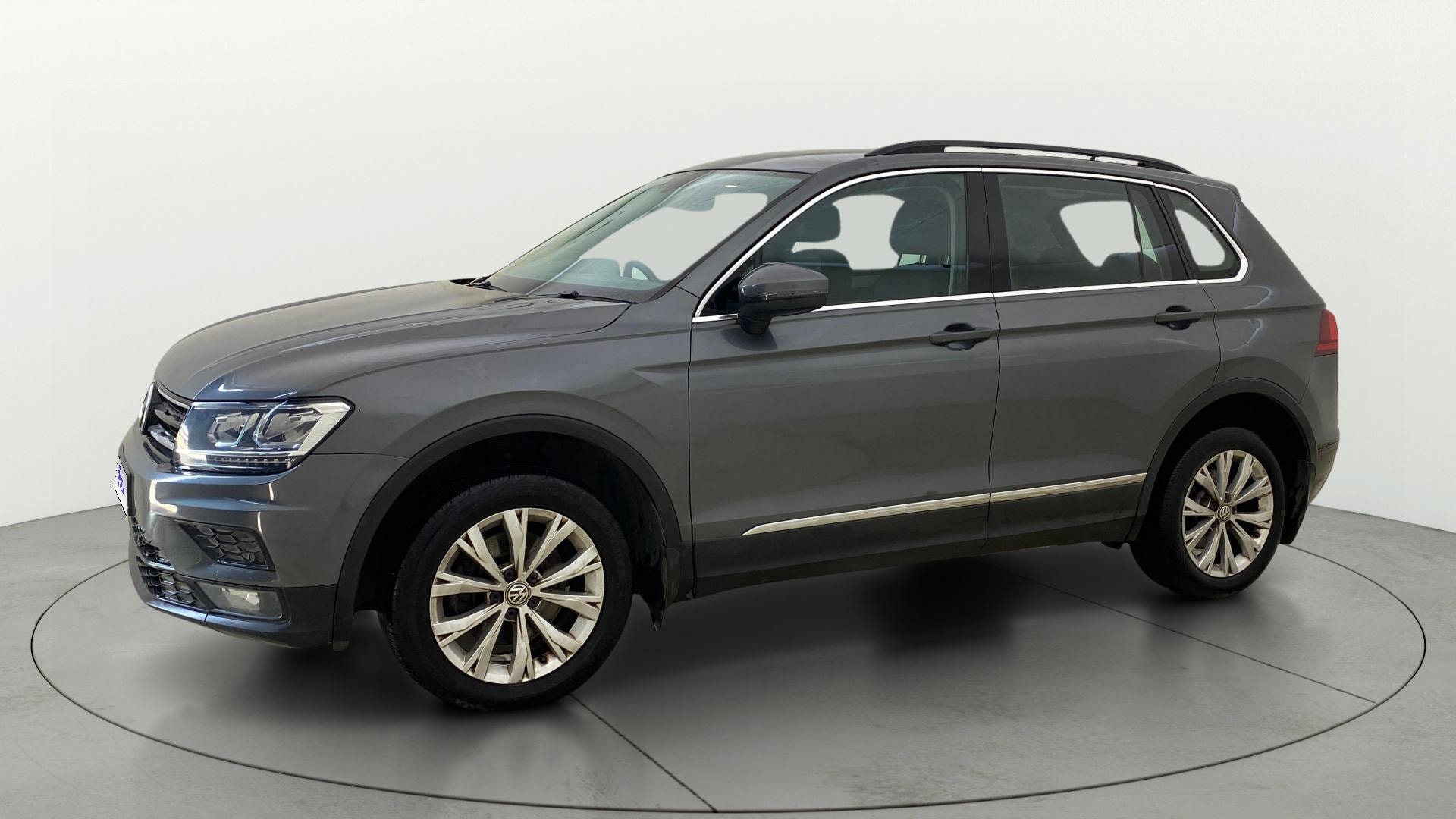 View 2018 Volkswagen Tiguan DSG 4MOTION Comfortline Image 34 Used 2018 Volkswagen Tiguan DSG 4MOTION Comfortline Image 34