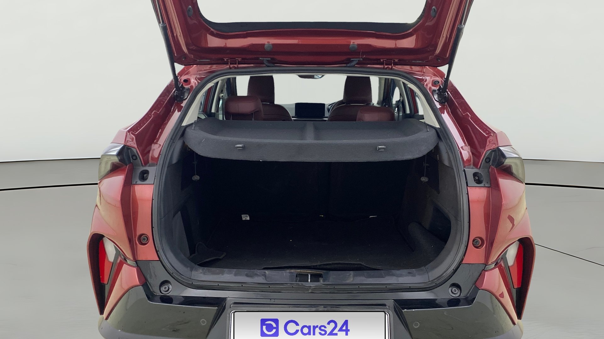 View 2025 Tata Curvv Smart 1.2 Revotron Petrol 6MT Image 40 Used 2025 Tata Curvv Smart 1.2 Revotron Petrol 6MT Image 40