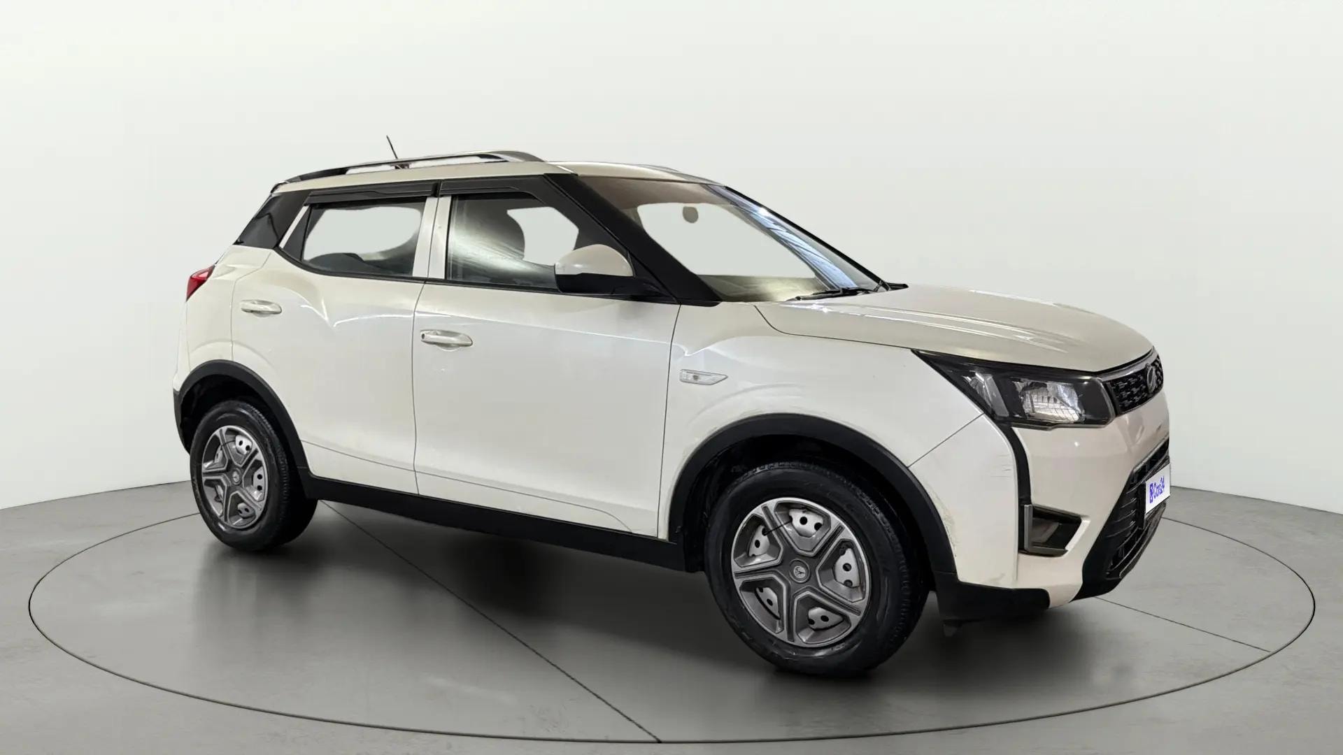 View 2022 Mahindra XUV300 W4 Petrol BS IV Image 37 Used 2022 Mahindra XUV300 W4 Petrol BS IV Image 37