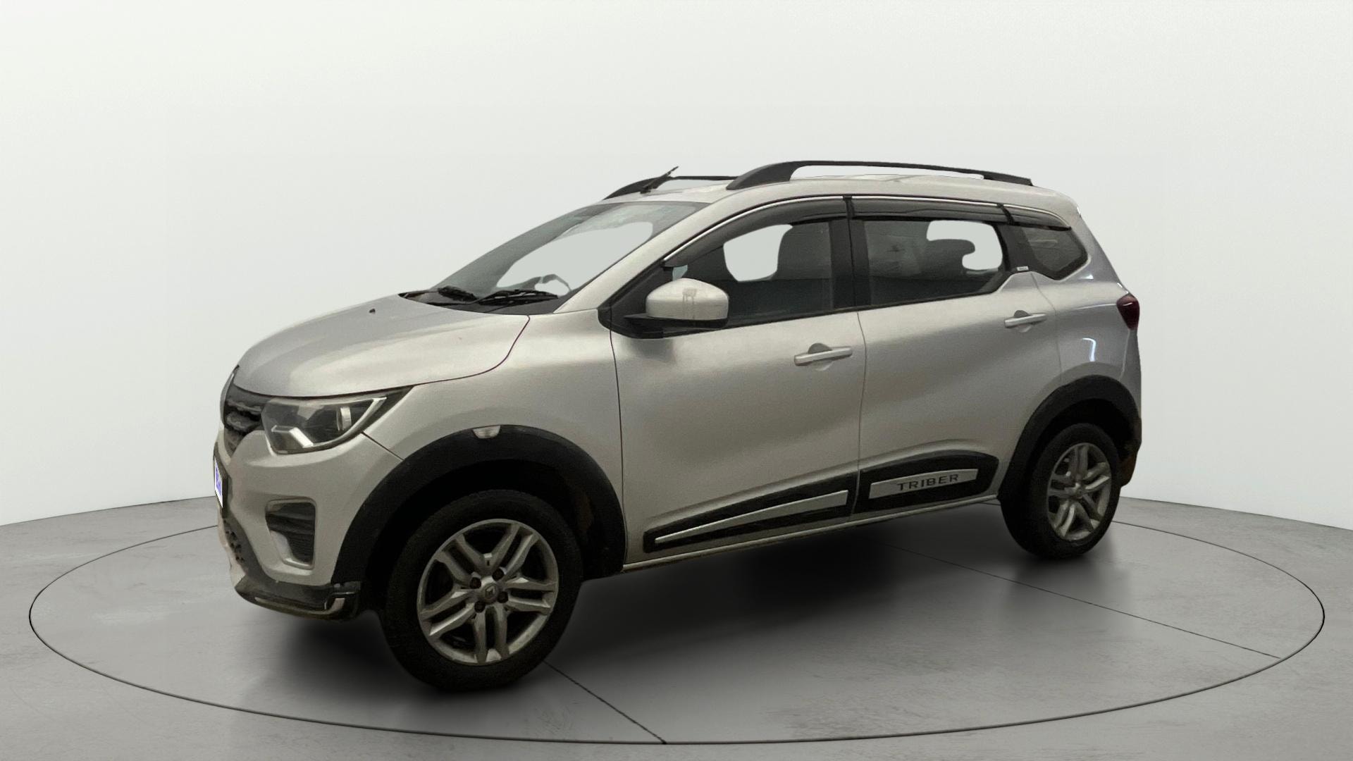 View 2020 Renault Triber RXZ Image 22 Used 2020 Renault Triber RXZ Image 22