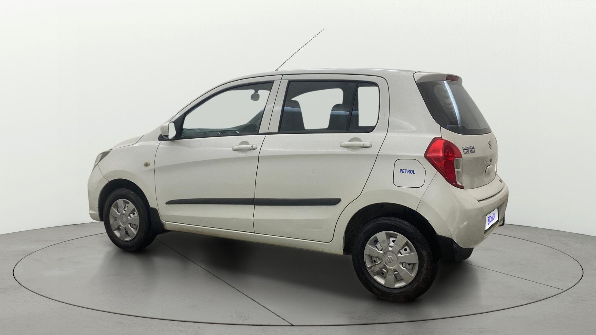 View 2018 Maruti Suzuki 1000 Base Variant Image 2 Used 2018 Maruti Suzuki 1000 Base Variant Image 2