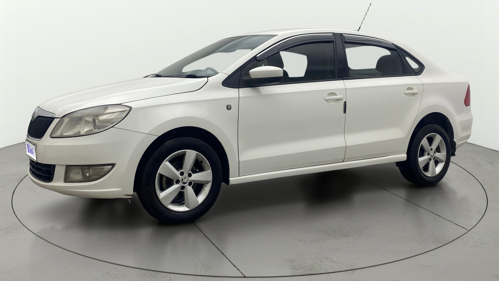 View 2015 Skoda Rapid 1.5 TDI CR Elegance AT Image 35 Used 2015 Skoda Rapid 1.5 TDI CR Elegance AT Image 35