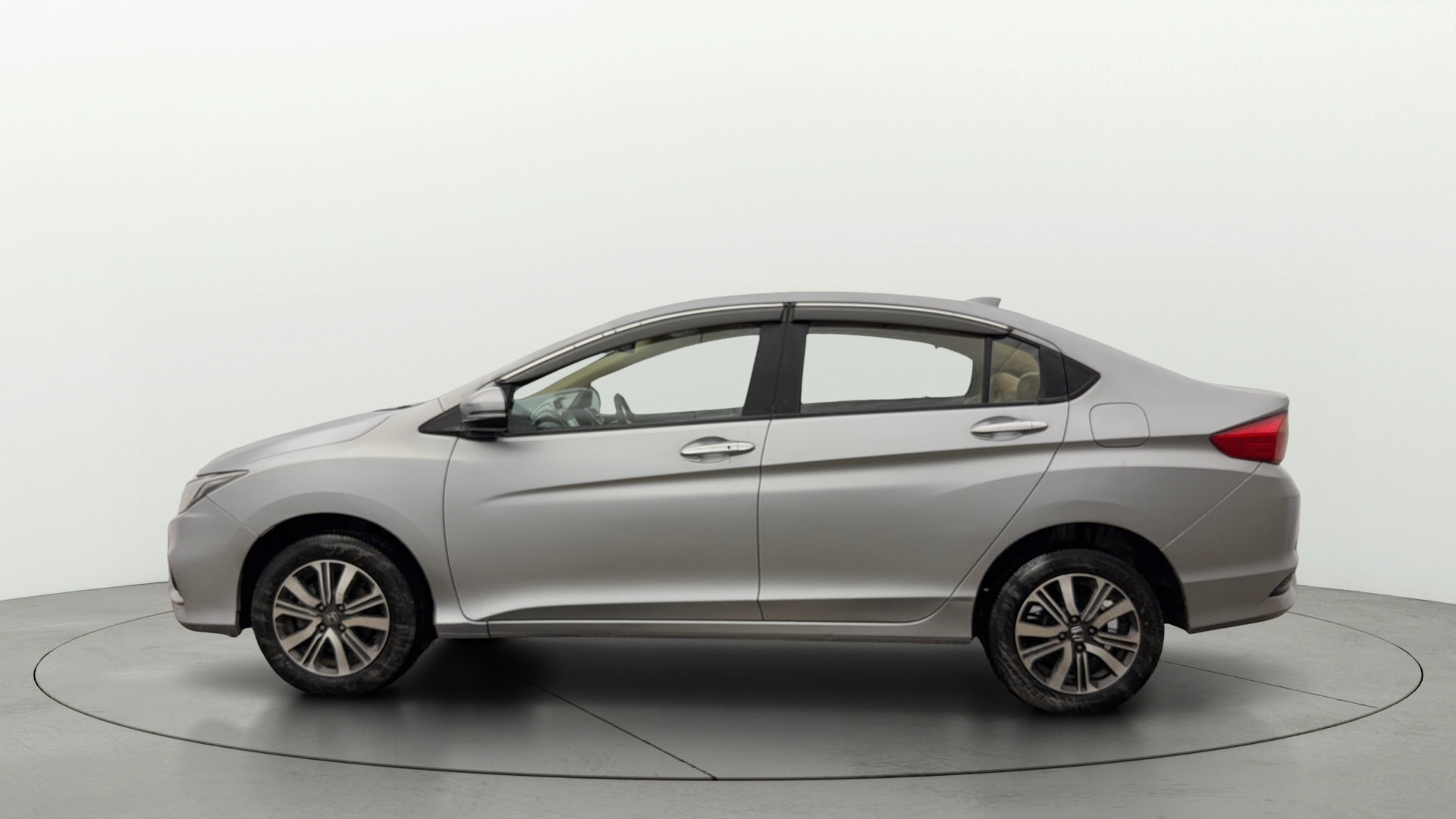 View 2022 Honda City ZX MT Diesel Anniversary Edition Image 6 Used 2022 Honda City ZX MT Diesel Anniversary Edition Image 6