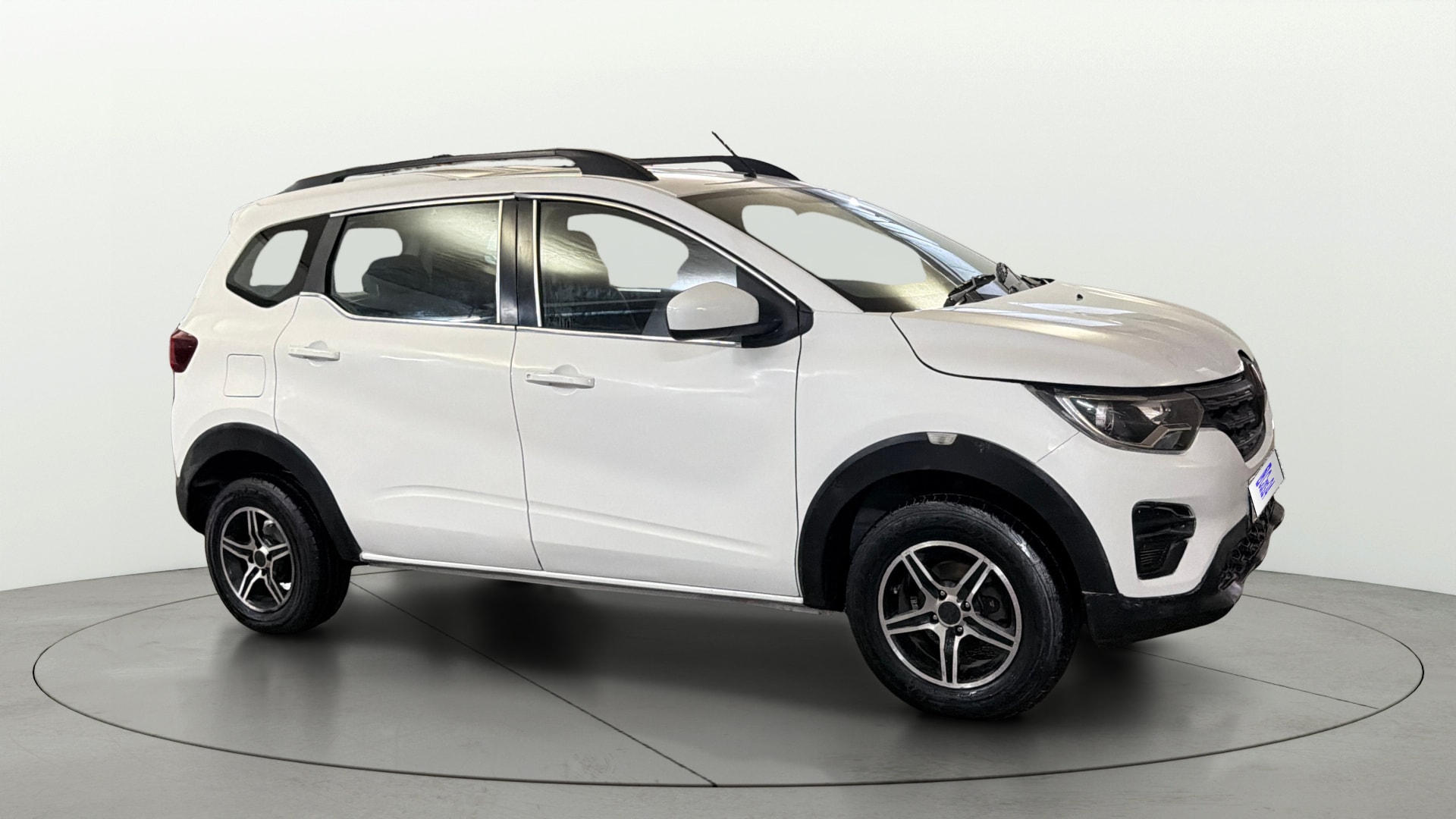 View 2021 Renault Triber RXT Image 22 Used 2021 Renault Triber RXT Image 22