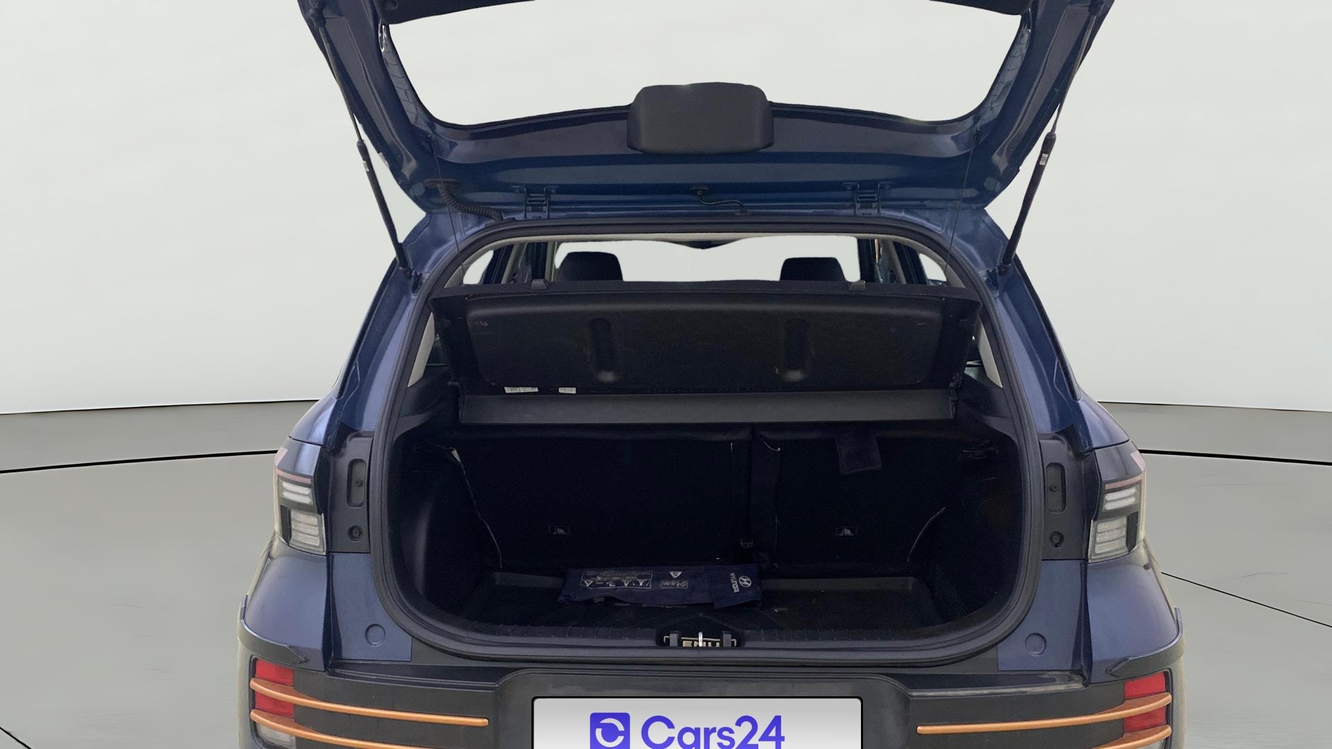 View 2022 Hyundai Venue SX (O) 1.0 iMT Petrol Image 40 Used 2022 Hyundai Venue SX (O) 1.0 iMT Petrol Image 40