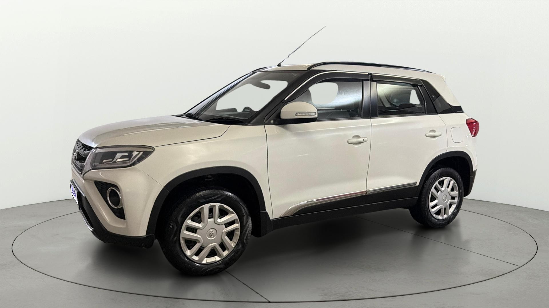 View 2022 Toyota Urban Cruiser Mid MT Image 35 Used 2022 Toyota Urban Cruiser Mid MT Image 35