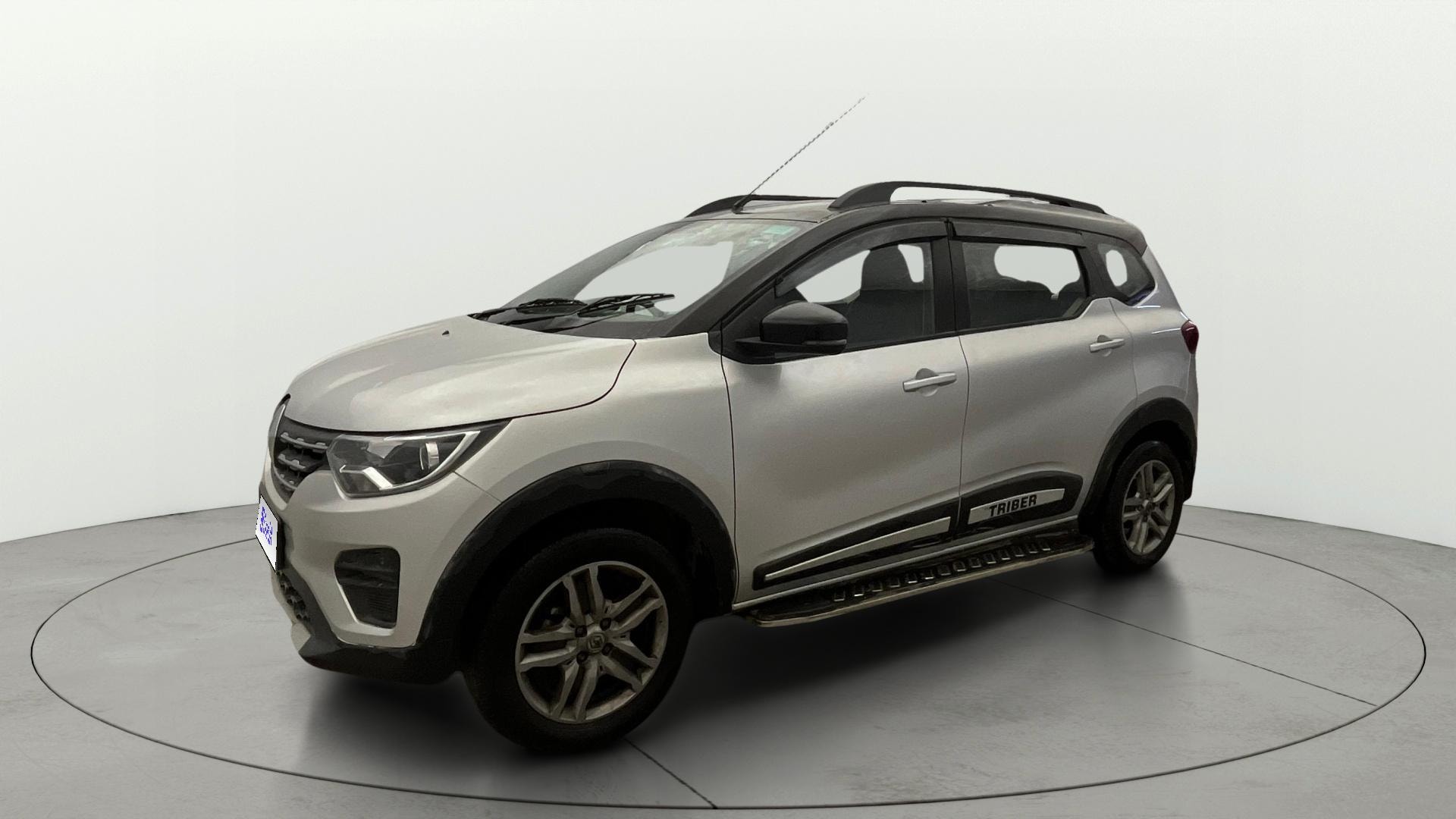 View 2025 Renault Triber RXT Image 22 Used 2025 Renault Triber RXT Image 22