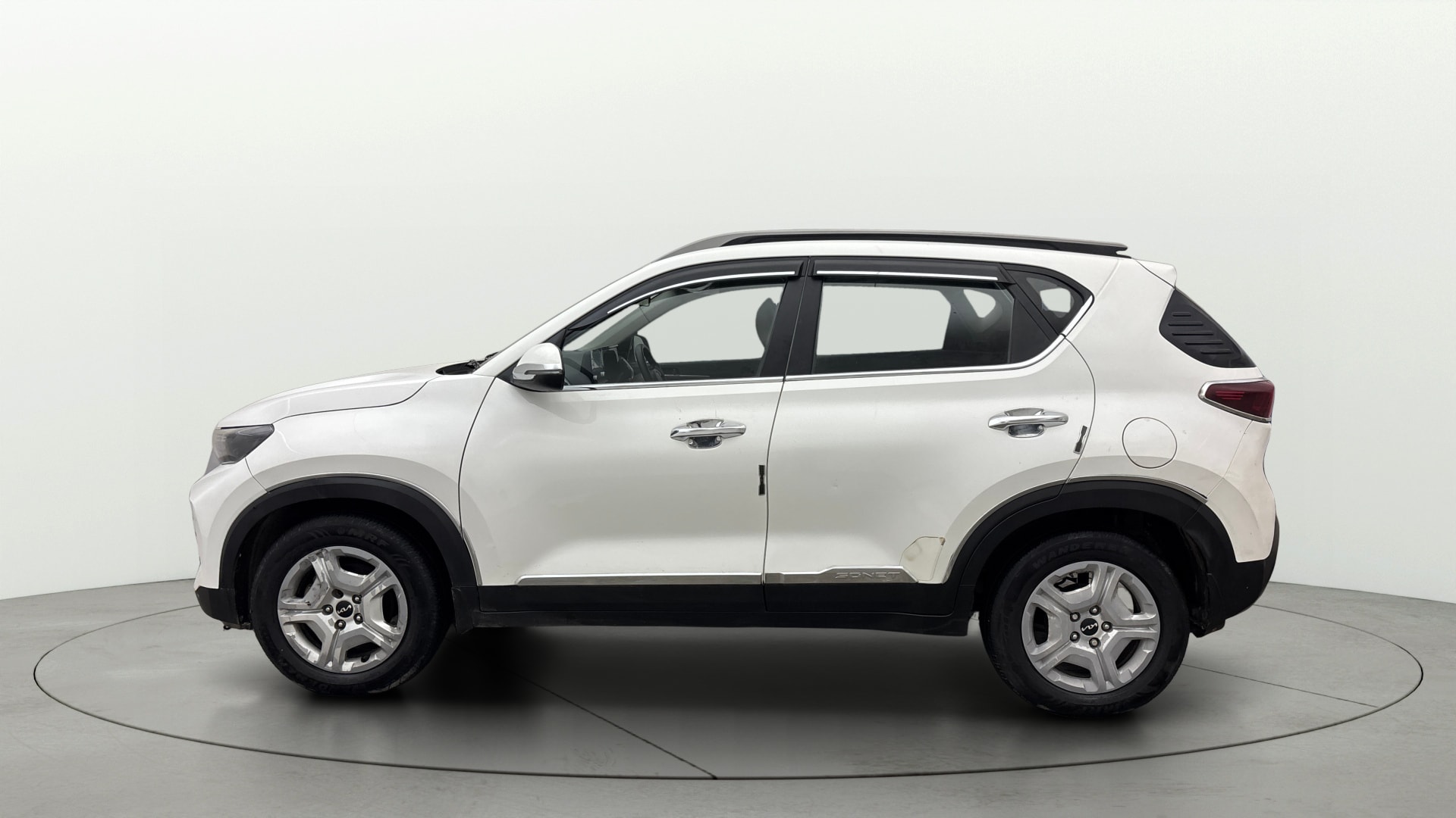 View 2022 Kia Sonet HTK Plus Diesel Image 5 Used 2022 Kia Sonet HTK Plus Diesel Image 5