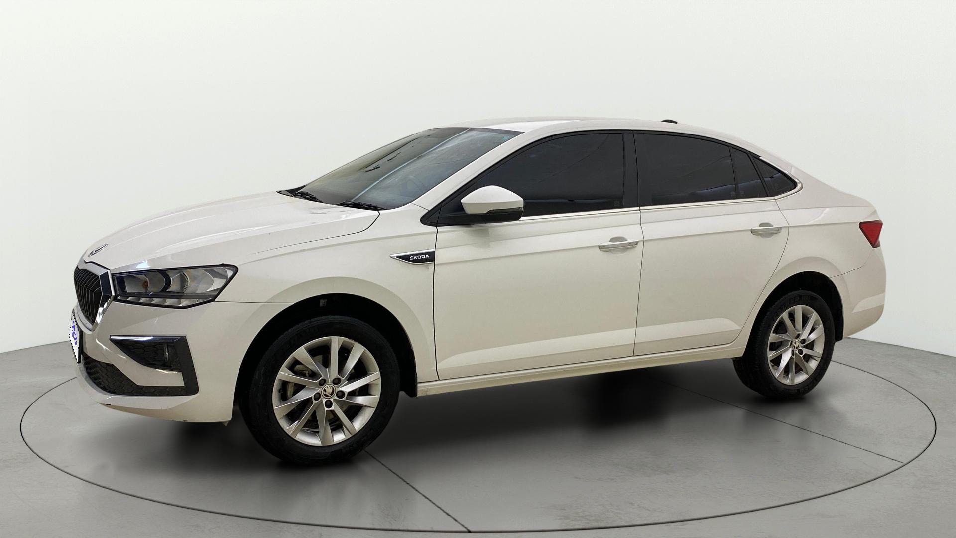 View 2024 Skoda Slavia Ambition 1.0 TSI MT Image 36 Used 2024 Skoda Slavia Ambition 1.0 TSI MT Image 36