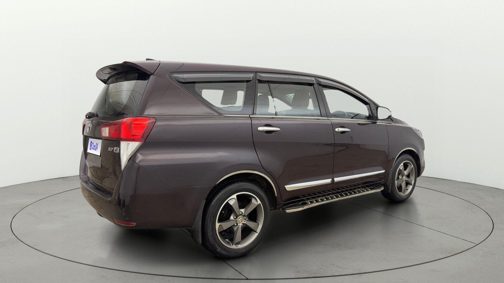View 2016 Toyota Innova Crysta 2.7 ZX AT 7-Seater BS IV Image 47 Used 2016 Toyota Innova Crysta 2.7 ZX AT 7-Seater BS IV Image 47