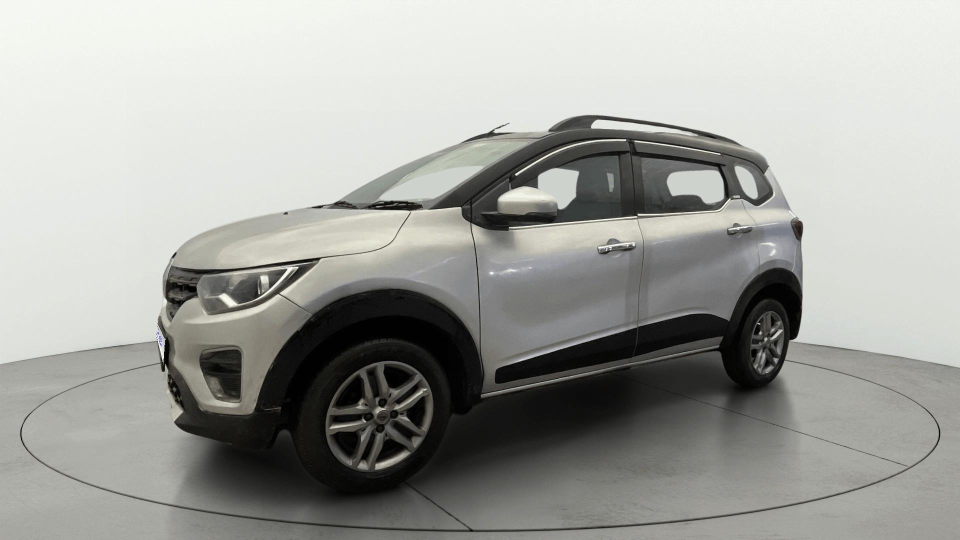 View 2021 Renault Triber RXZ AMT Image 37 Used 2021 Renault Triber RXZ AMT Image 37