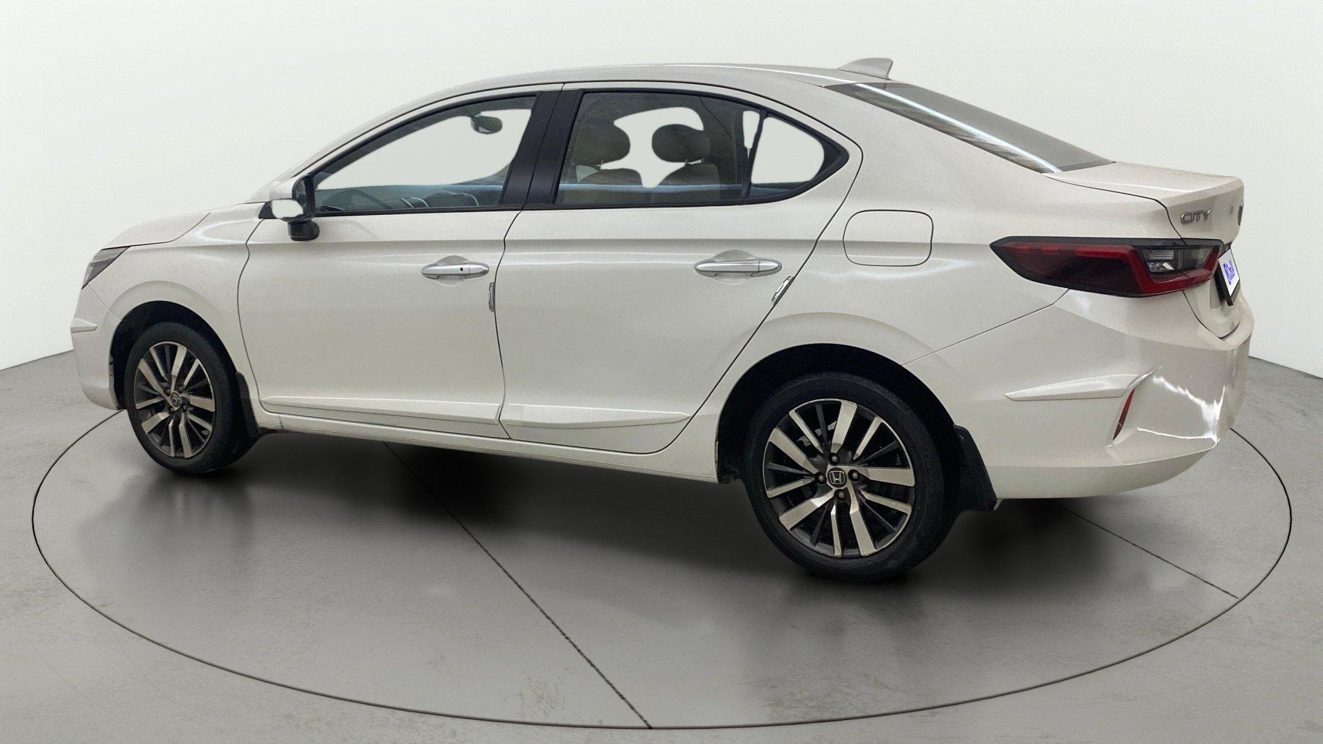View 2021 Honda City ZX CVT Image 2 Used 2021 Honda City ZX CVT Image 2