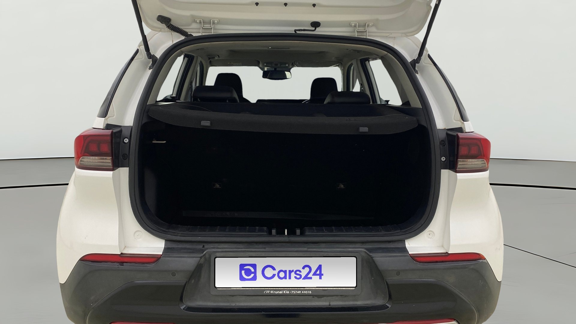 View 2021 Kia Sonet GTX Plus DCT Petrol Image 42 Used 2021 Kia Sonet GTX Plus DCT Petrol Image 42