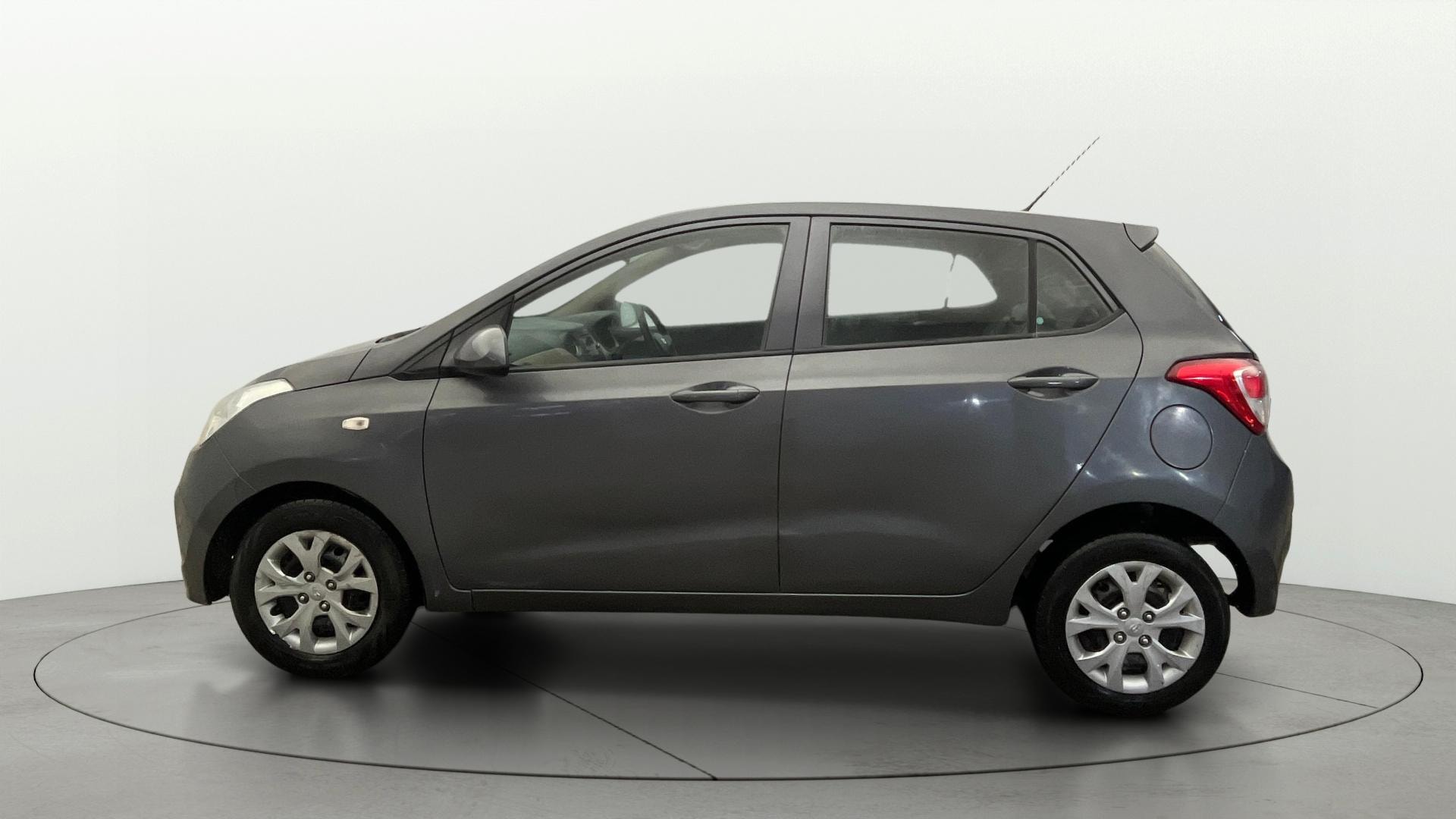 View 2015 Hyundai Grand i10 Magna 1.2 Kappa VTVT Image 5 Used 2015 Hyundai Grand i10 Magna 1.2 Kappa VTVT Image 5