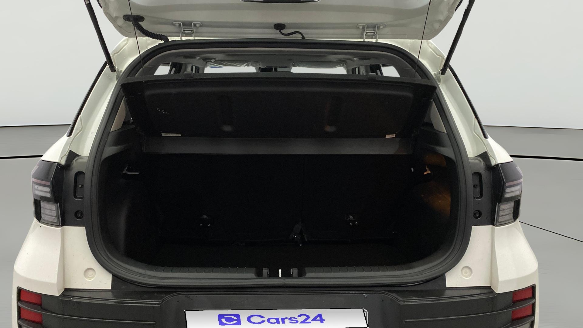 View 2024 Hyundai Venue E 1.2 Petrol BS IV Image 39 Used 2024 Hyundai Venue E 1.2 Petrol BS IV Image 39