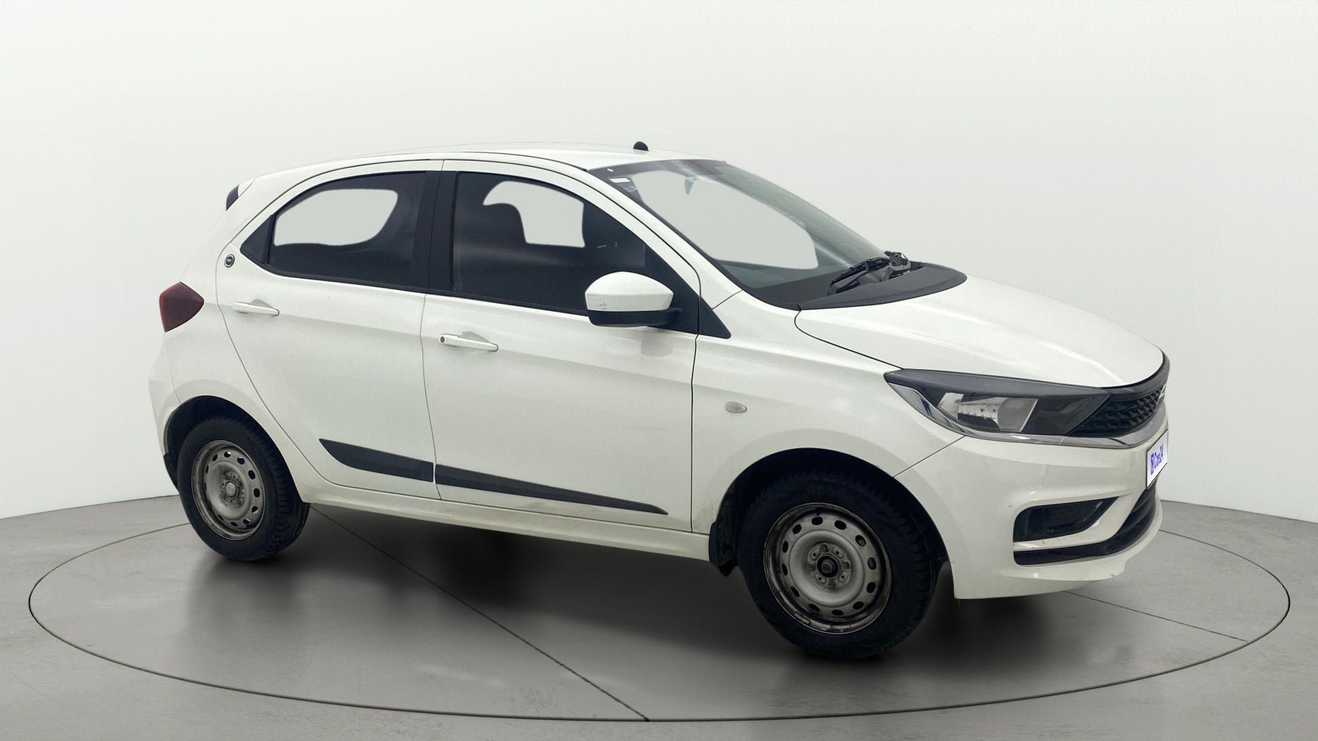 View 2023 Tata Tiago Revotorq XB Image 35 Used 2023 Tata Tiago Revotorq XB Image 35