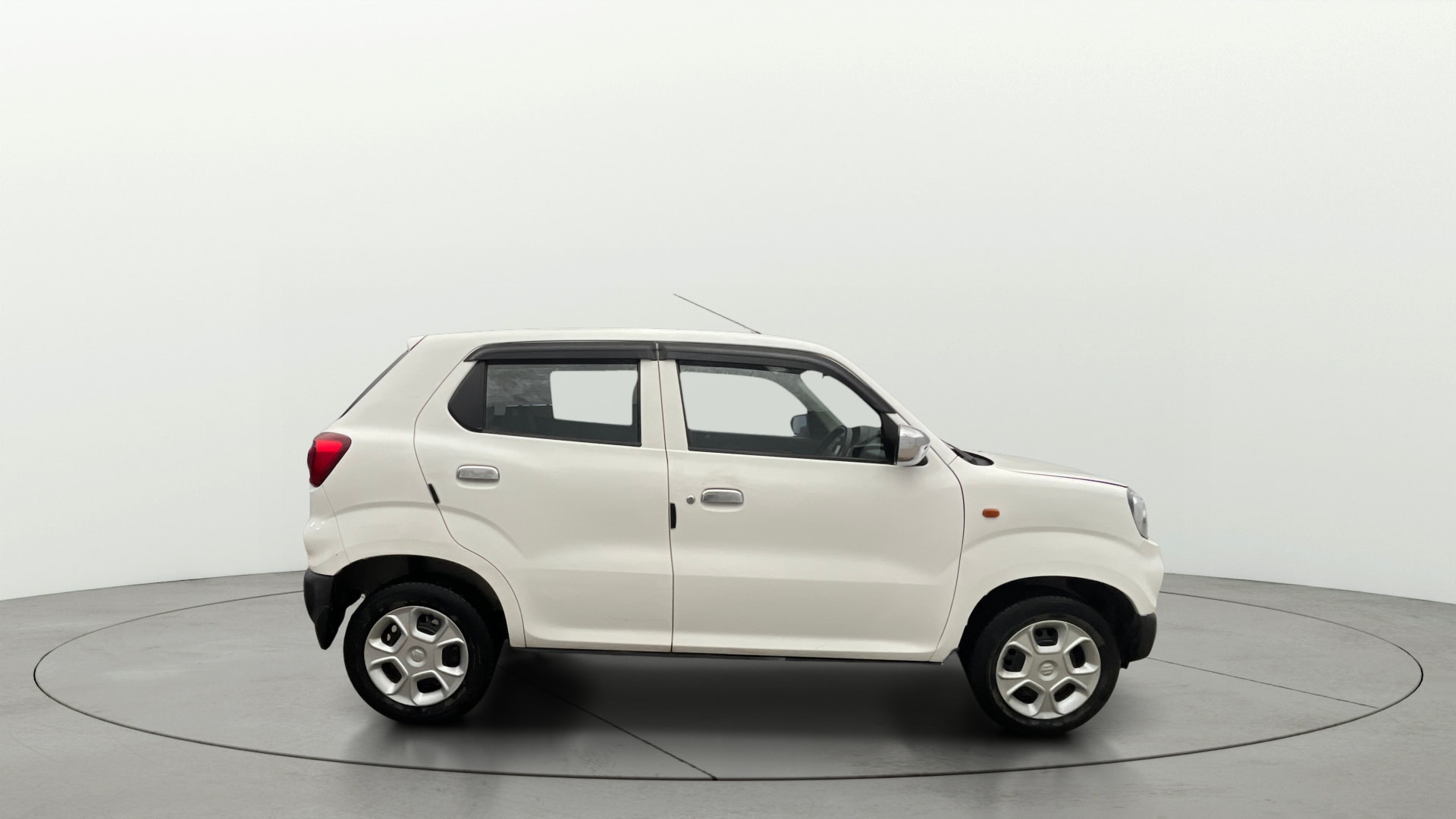 View 2023 Maruti Suzuki 1000 Base Variant Image 8 Used 2023 Maruti Suzuki 1000 Base Variant Image 8