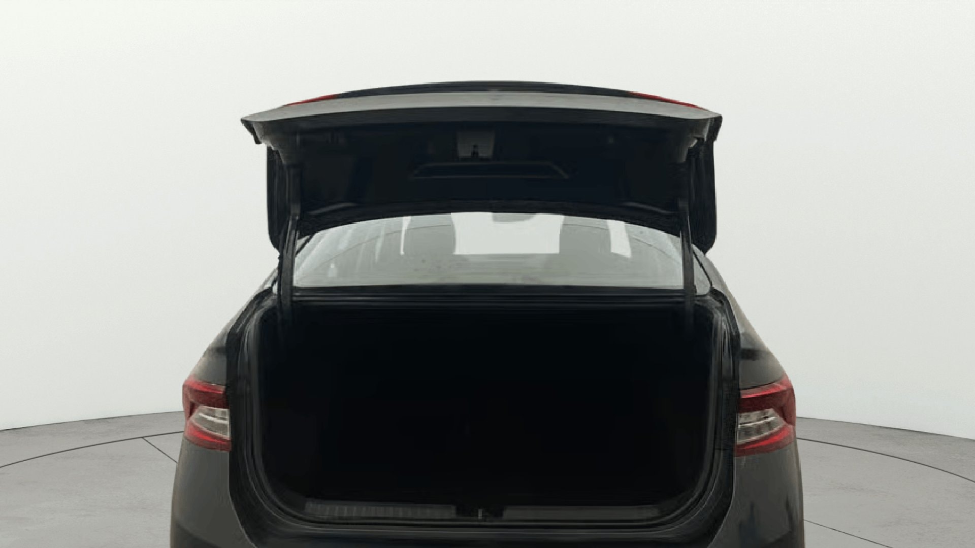 View 2023 Skoda Slavia Style 1.0 TSI MT Image 16 Used 2023 Skoda Slavia Style 1.0 TSI MT Image 16