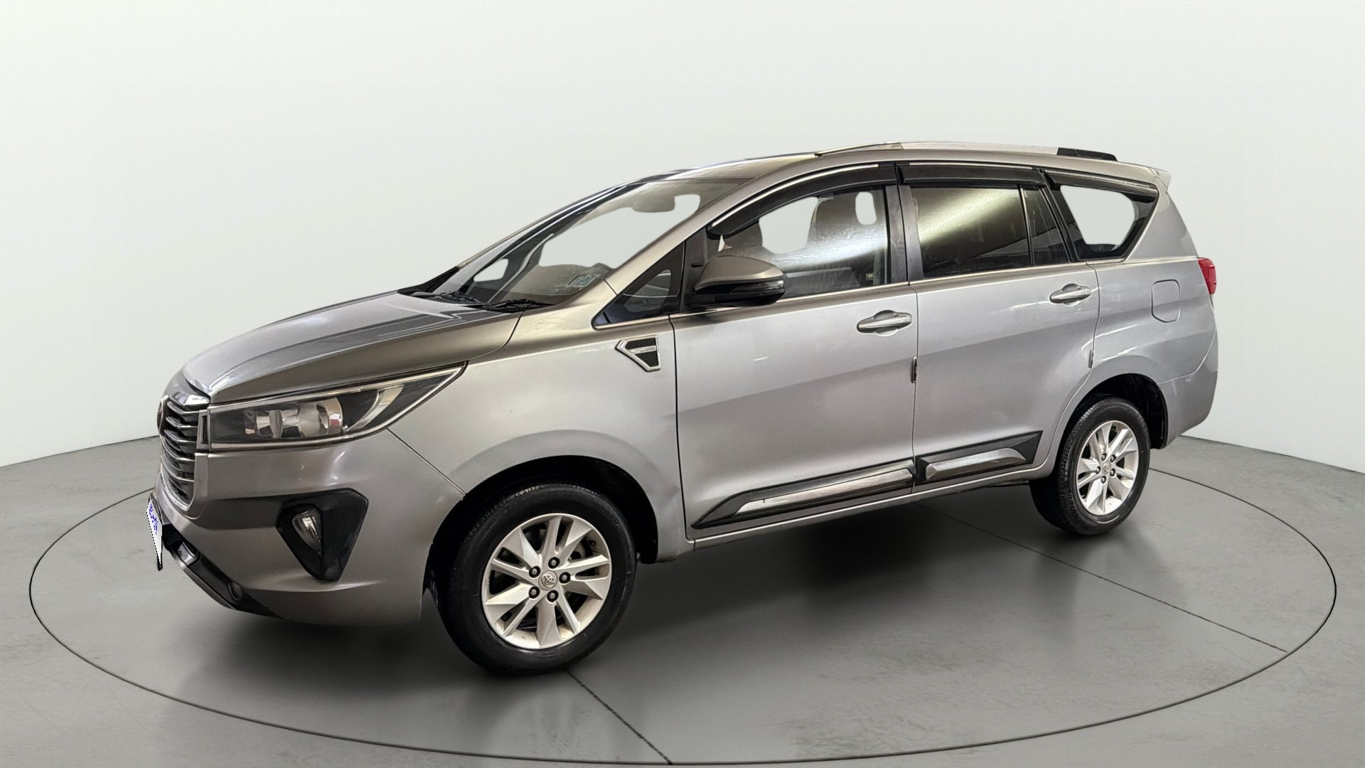 View 2020 Toyota Innova Crysta 2.7 GX AT 7-Seater BS IV Image 36 Used 2020 Toyota Innova Crysta 2.7 GX AT 7-Seater BS IV Image 36