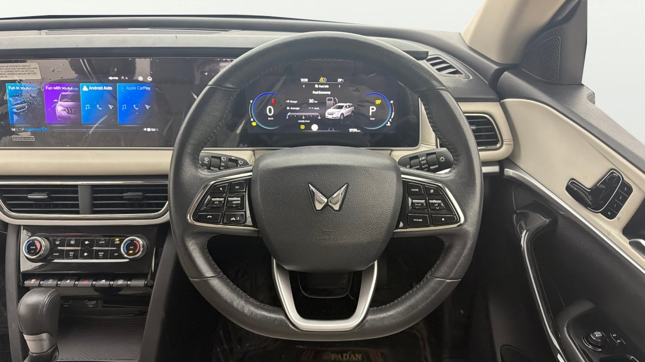 Used 2025 Mahindra XUV700 Used 2025 Mahindra XUV700