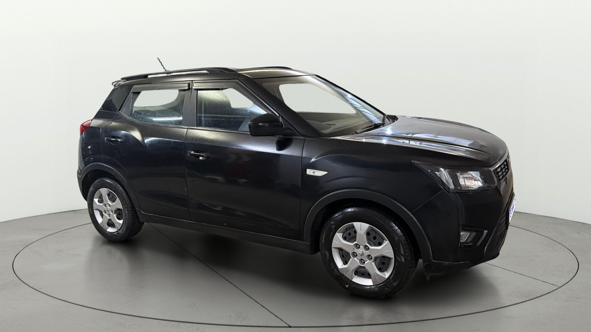 View 2023 Mahindra XUV300 W4 Petrol BS IV Image 36 Used 2023 Mahindra XUV300 W4 Petrol BS IV Image 36