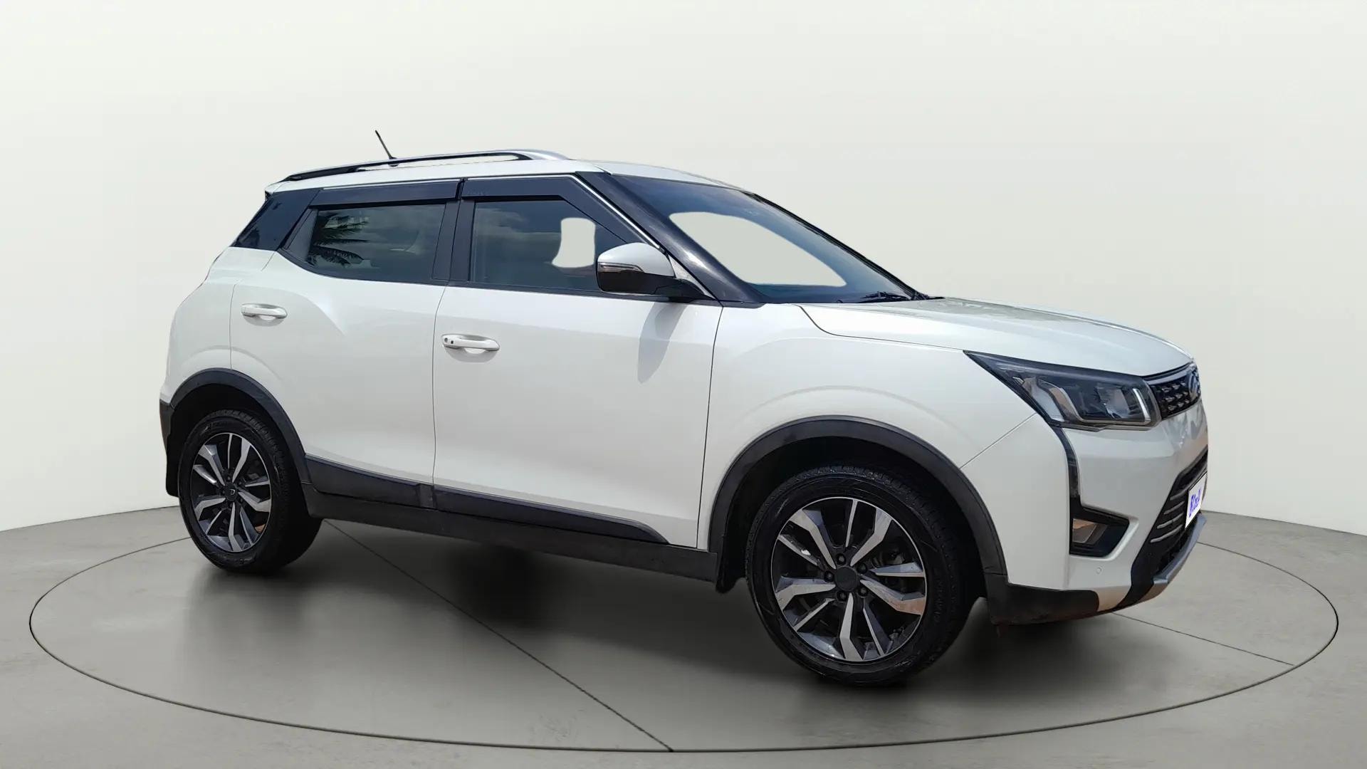 View 2019 Mahindra XUV300 W4 Petrol BS IV Image 14 Used 2019 Mahindra XUV300 W4 Petrol BS IV Image 14