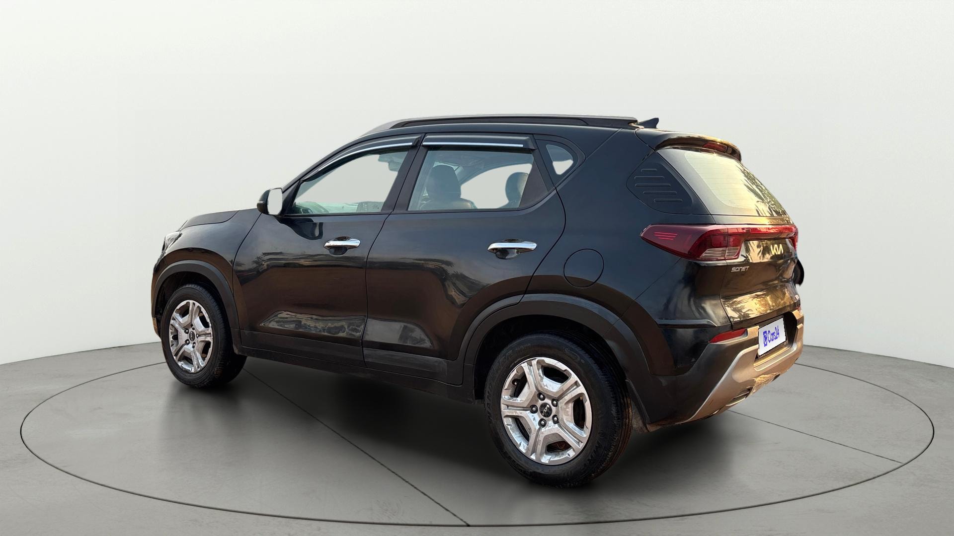 View 2023 Kia Sonet HTK Plus iMT Petrol Image 2 Used 2023 Kia Sonet HTK Plus iMT Petrol Image 2