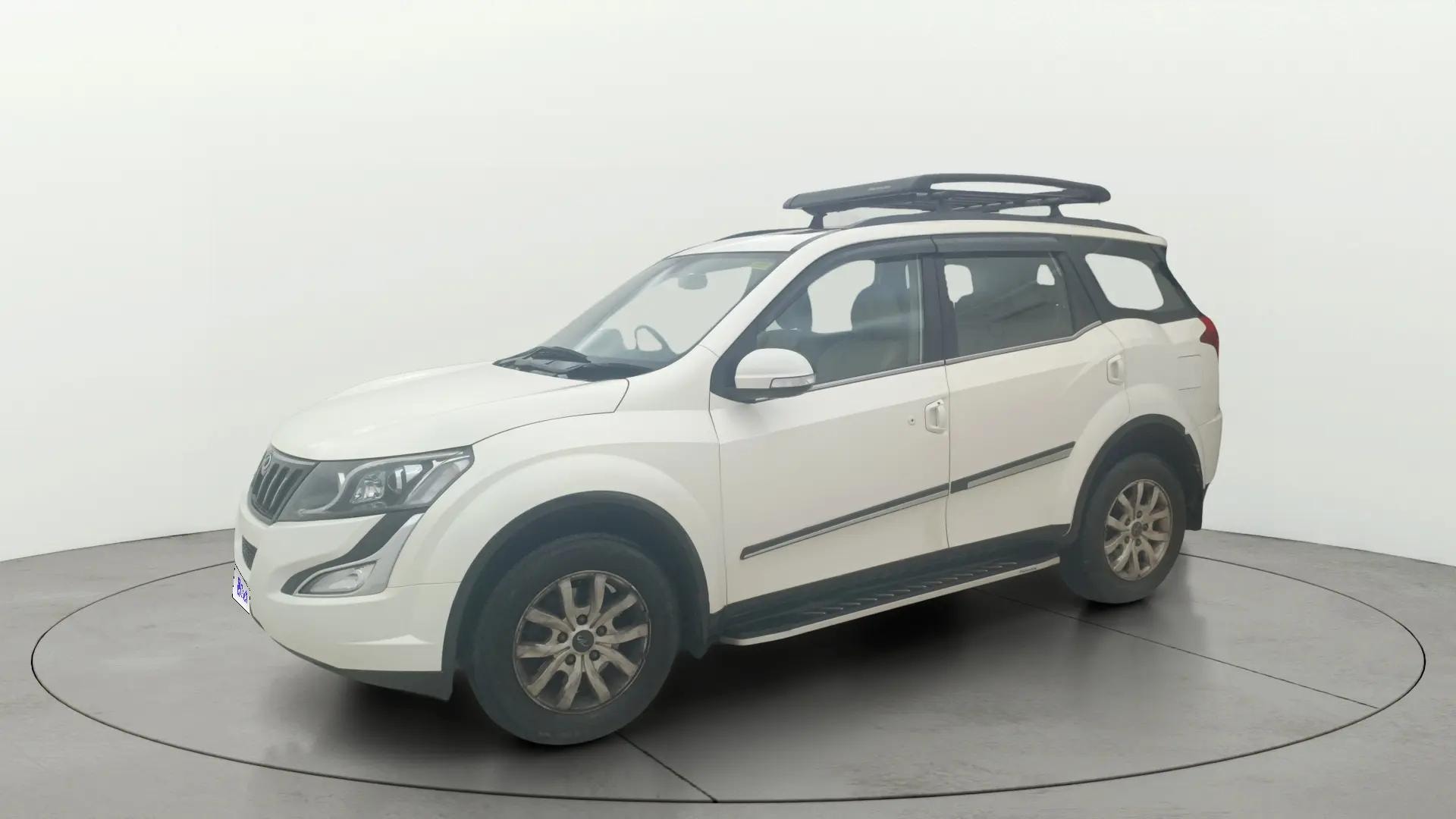 View 2017 Mahindra XUV500 W10 FWD AT Image 23 Used 2017 Mahindra XUV500 W10 FWD AT Image 23