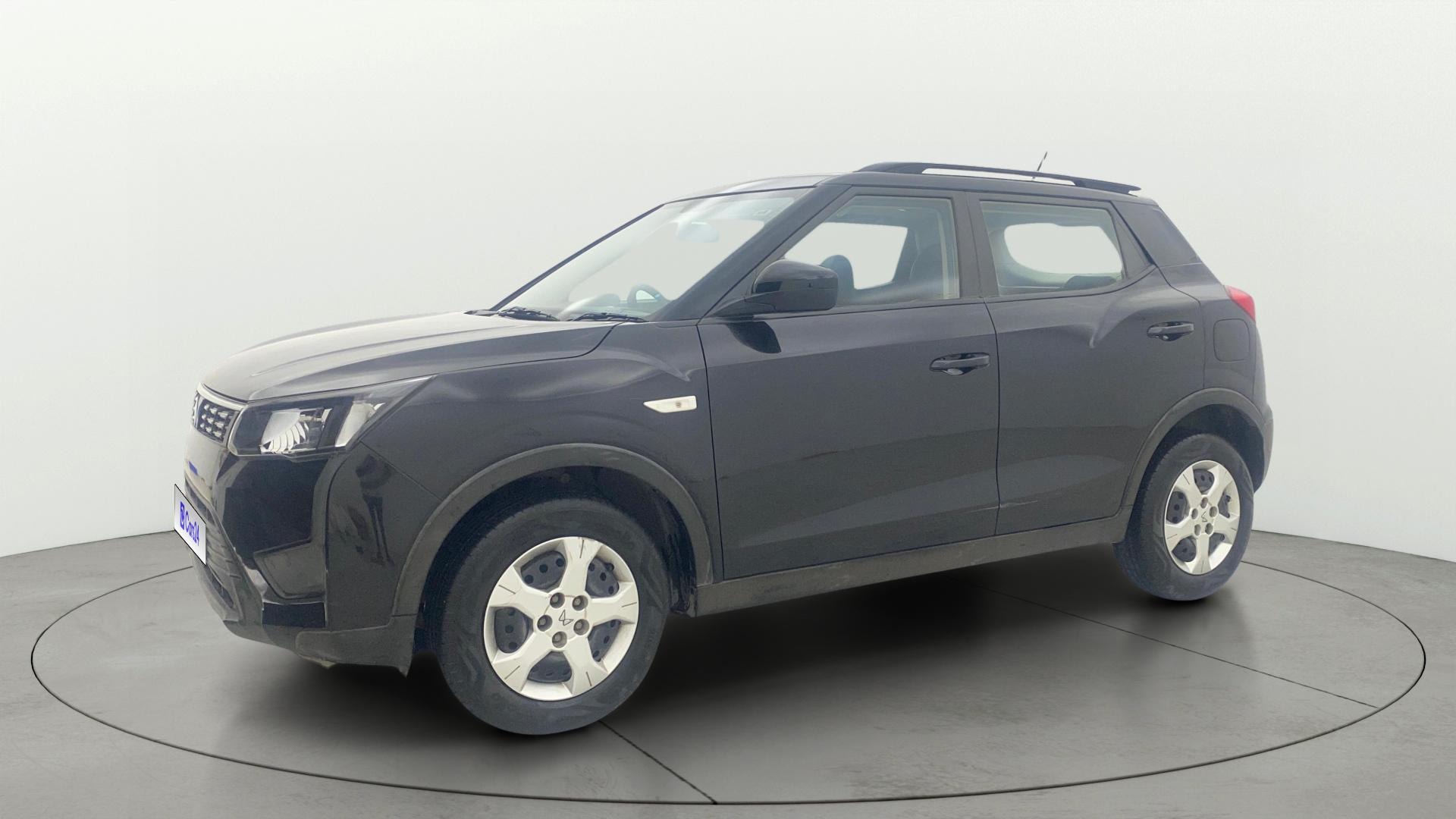 View 2023 Mahindra XUV300 W4 Petrol BS IV Image 34 Used 2023 Mahindra XUV300 W4 Petrol BS IV Image 34