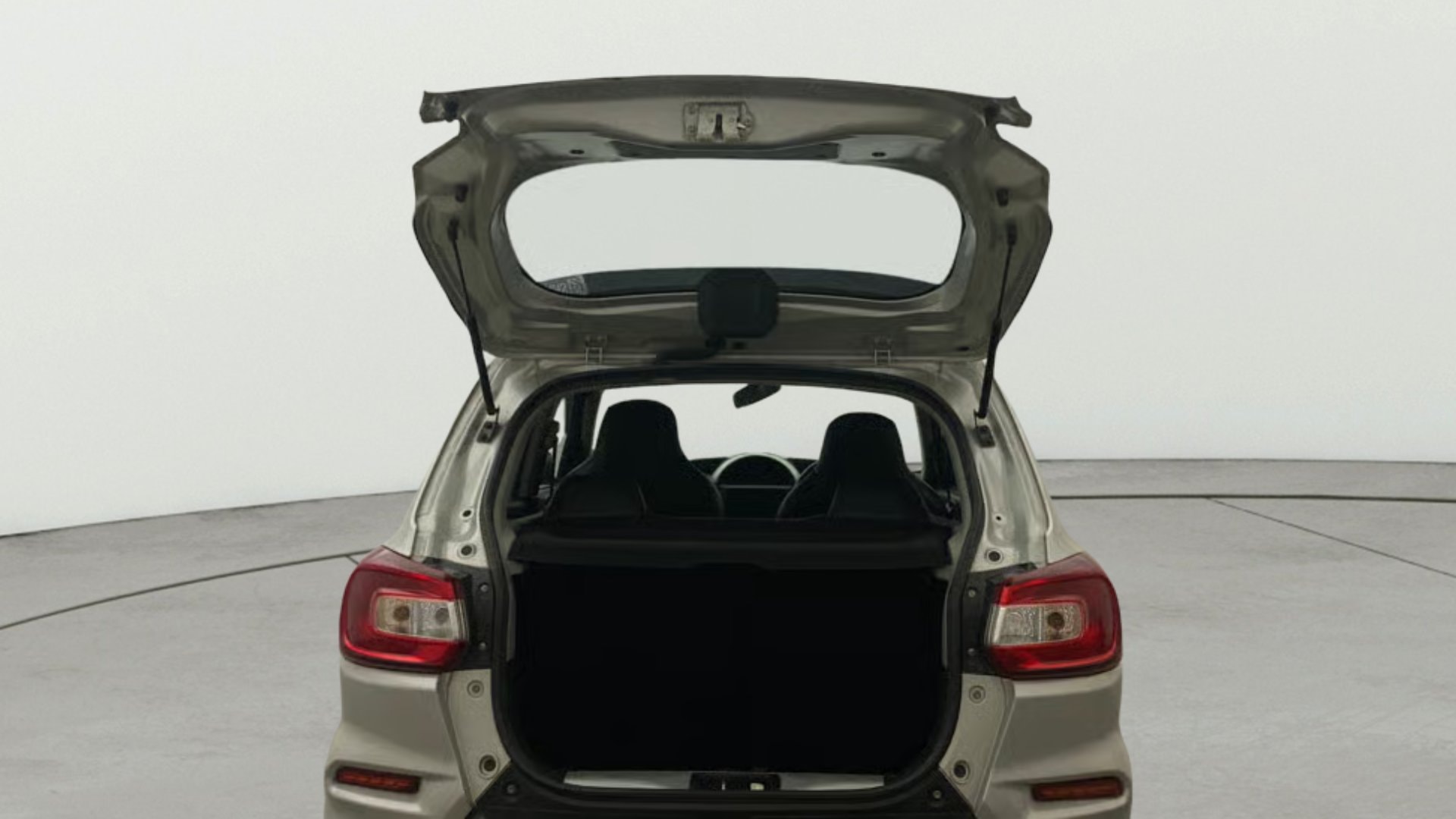 View 2023 Maruti Suzuki 1000 Base Variant Image 31 Used 2023 Maruti Suzuki 1000 Base Variant Image 31