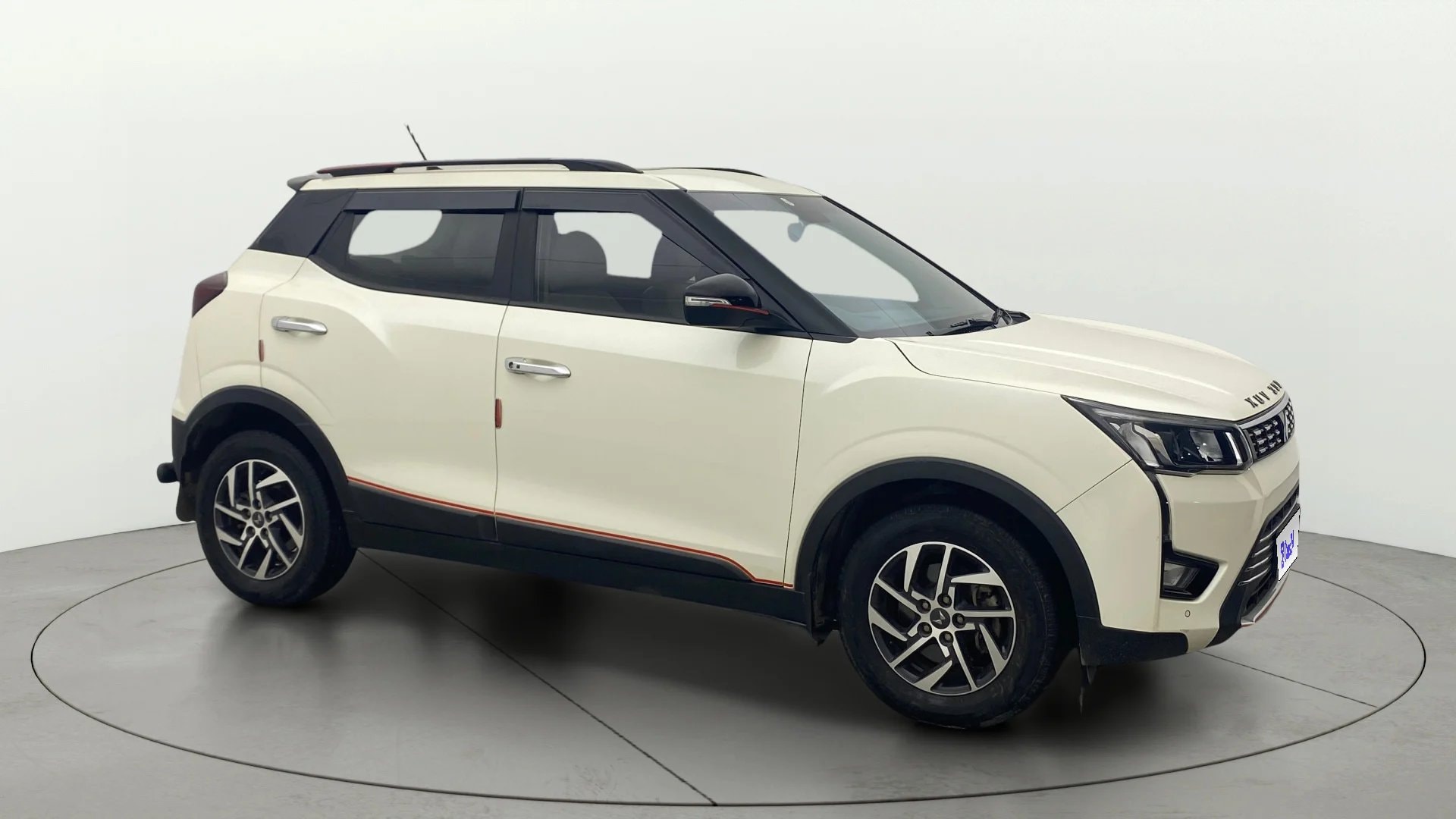 Used 2023 Mahindra XUV300 Used 2023 Mahindra XUV300