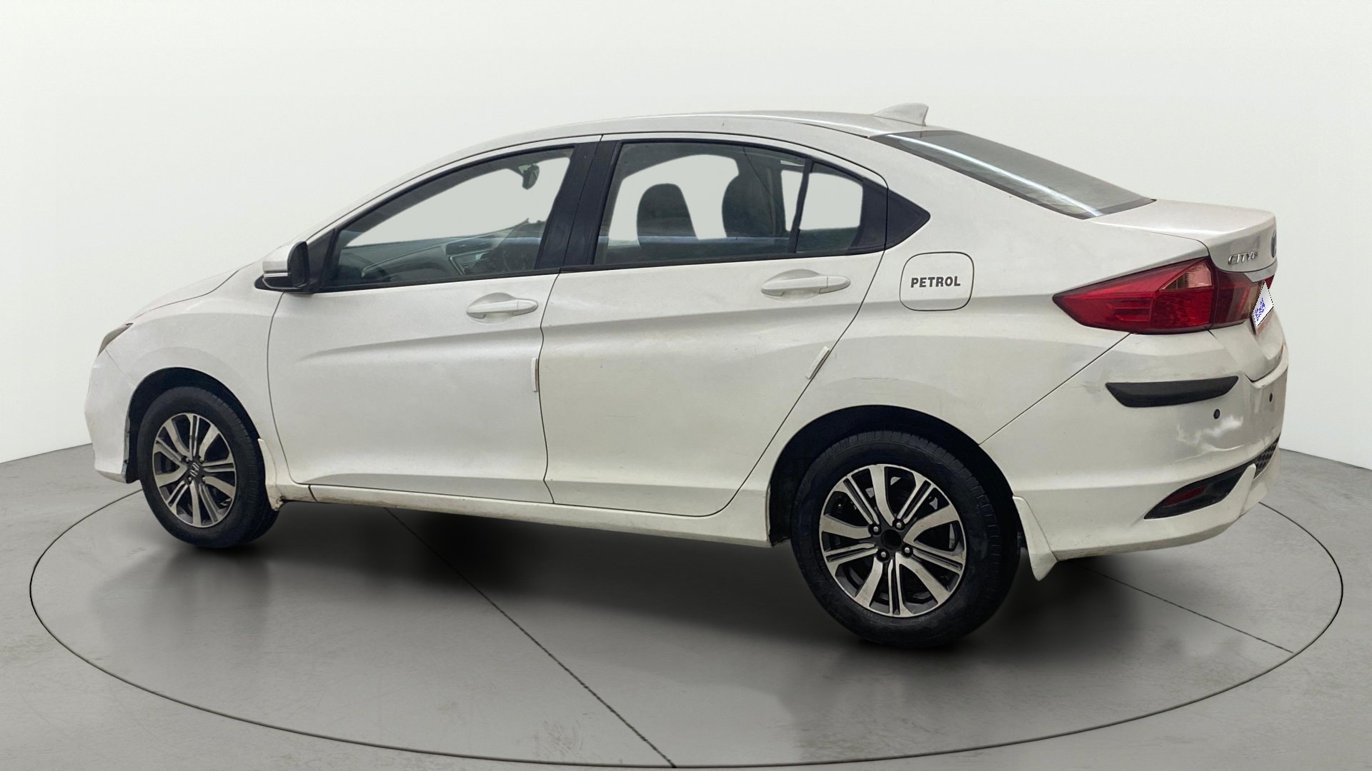 View 2019 Honda City ZX MT Diesel Anniversary Edition Image 2 Used 2019 Honda City ZX MT Diesel Anniversary Edition Image 2