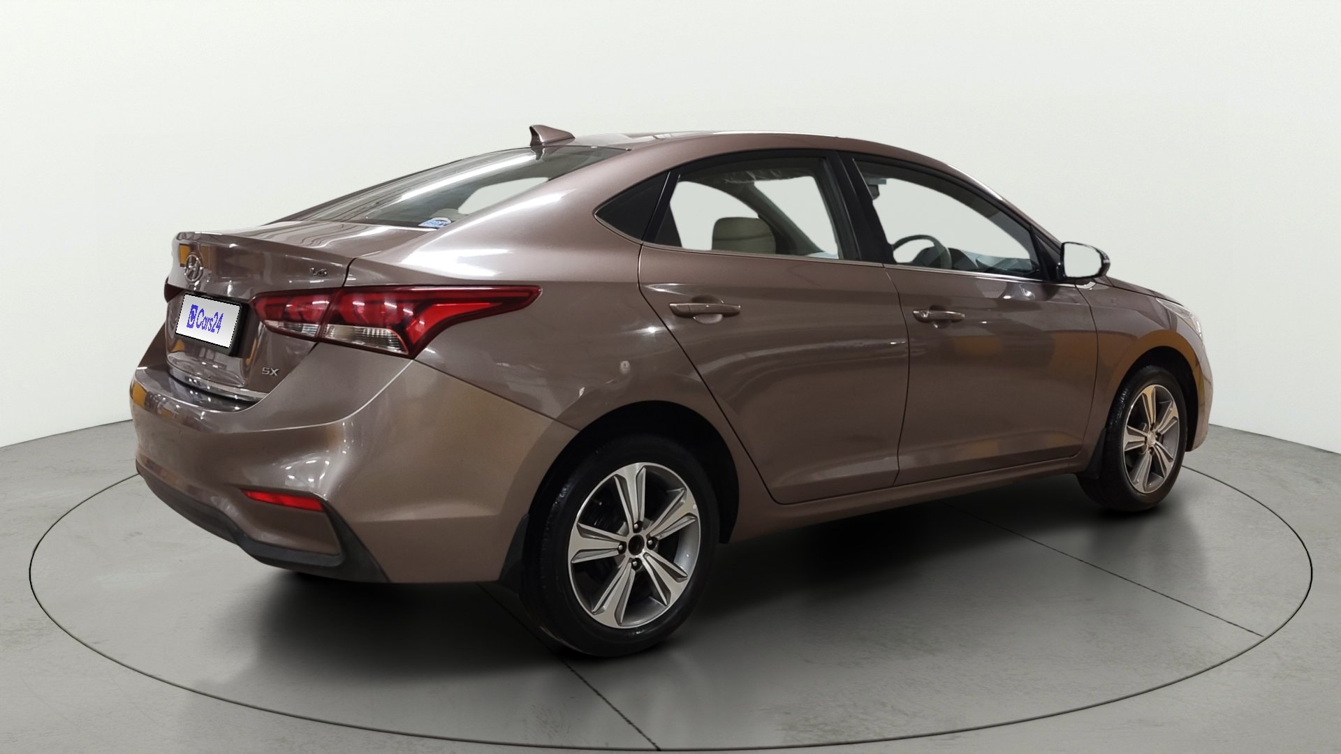 View 2018 Hyundai Verna 1.6 VTVT SX Image 43 Used 2018 Hyundai Verna 1.6 VTVT SX Image 43