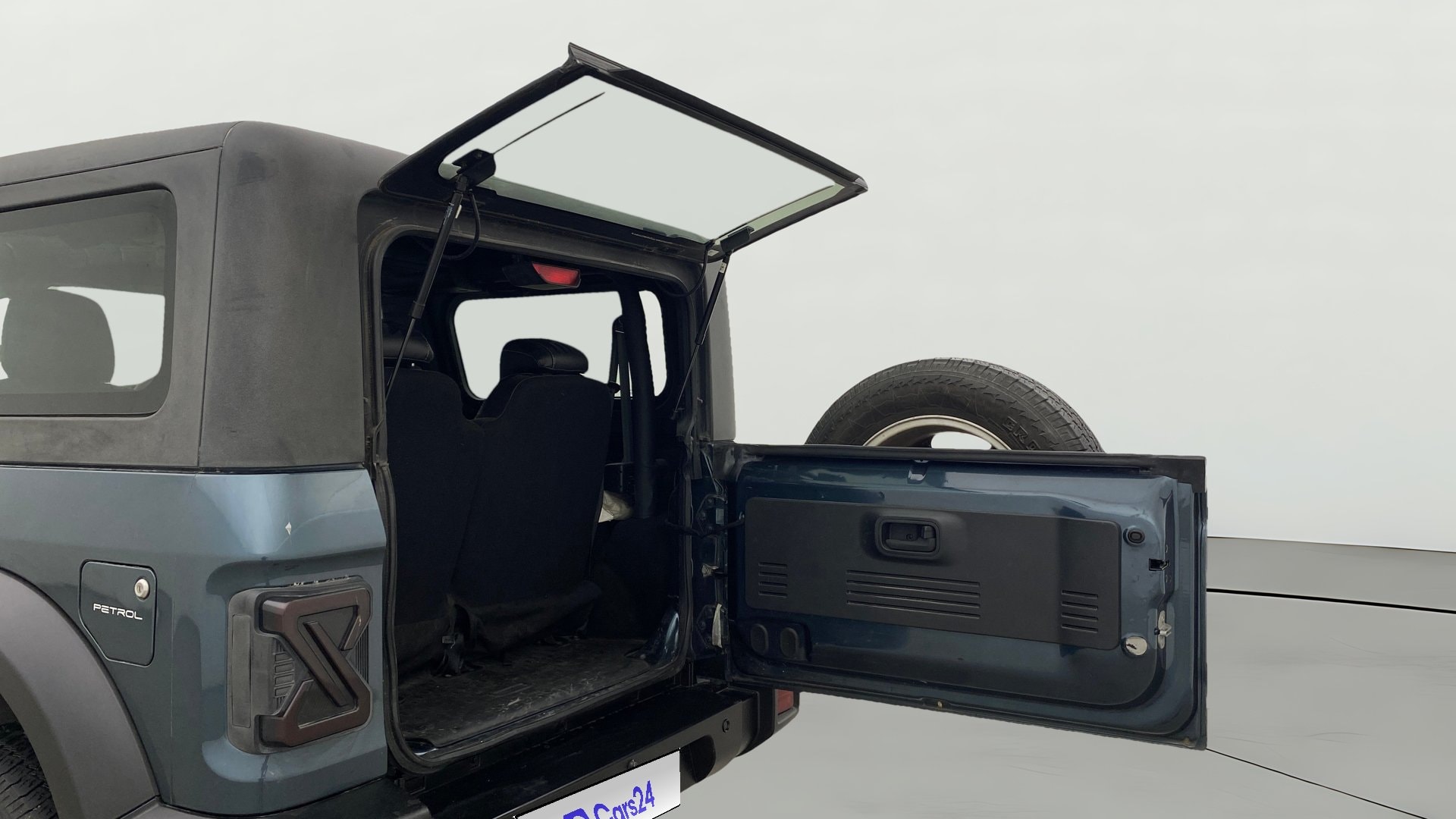 View 2023 Mahindra Thar AX Standard Manual Soft Top 6 Seater Image 16 Used 2023 Mahindra Thar AX Standard Manual Soft Top 6 Seater Image 16