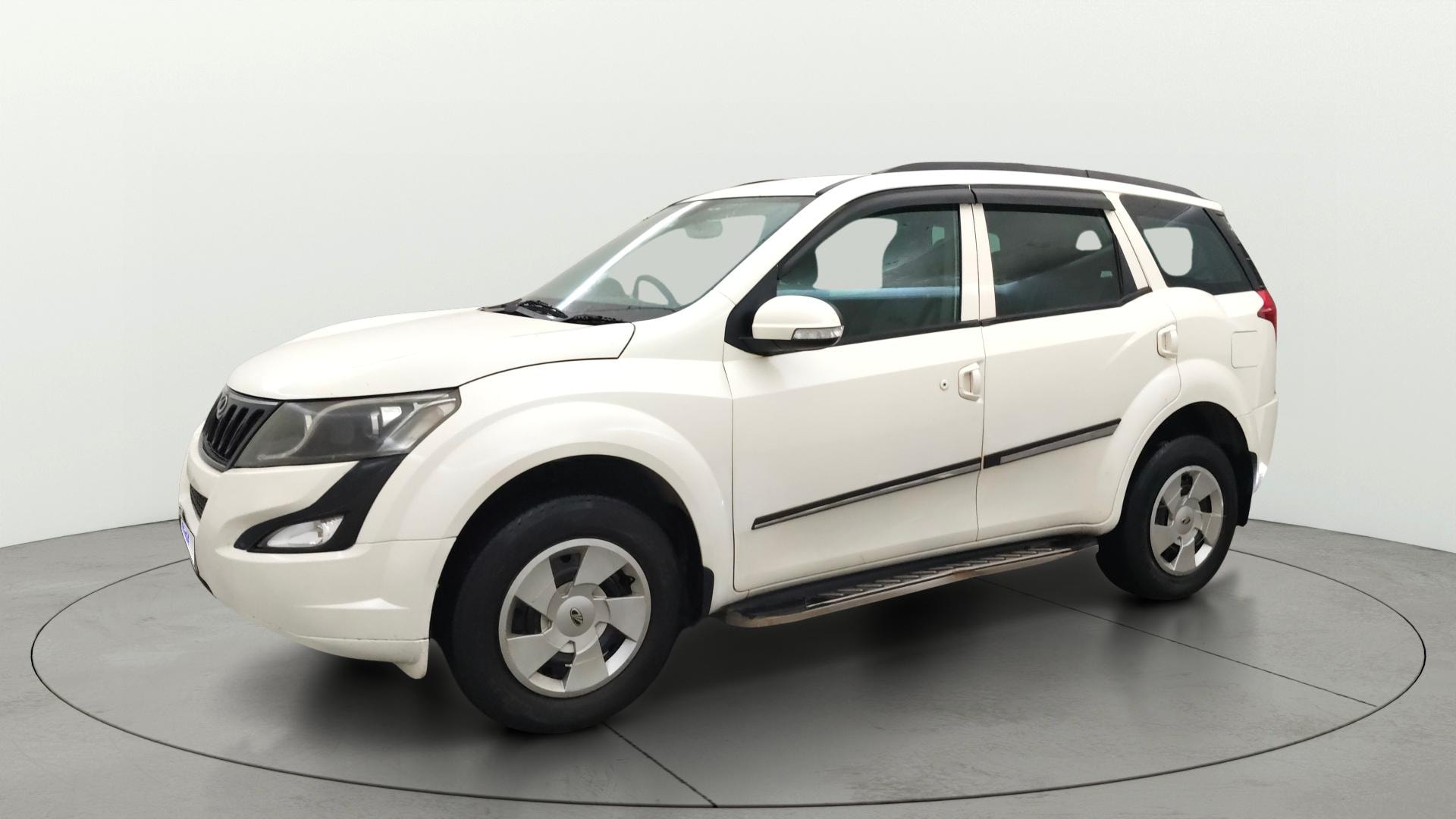 View 2016 Mahindra XUV500 W4 FWD Image 36 Used 2016 Mahindra XUV500 W4 FWD Image 36