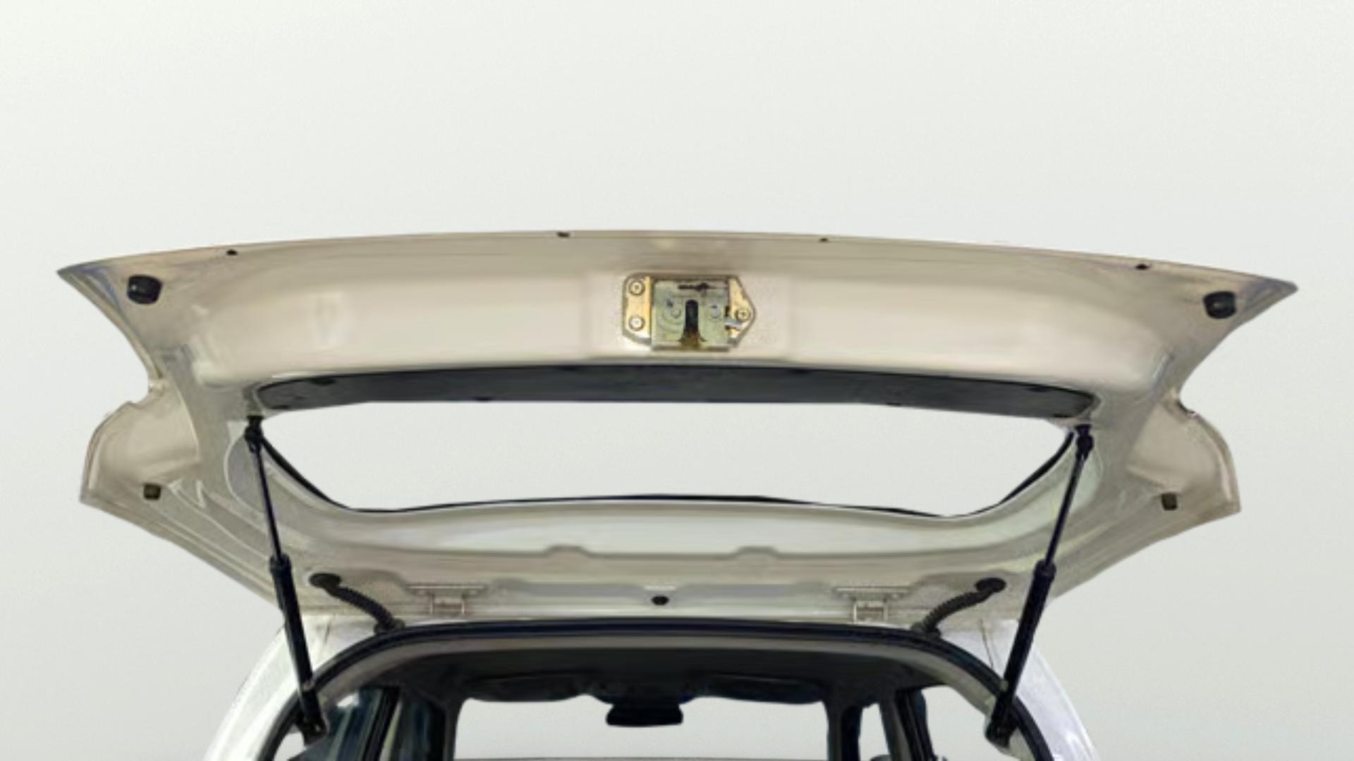 View 2018 Maruti Suzuki 1000 Base Variant Image 16 Used 2018 Maruti Suzuki 1000 Base Variant Image 16