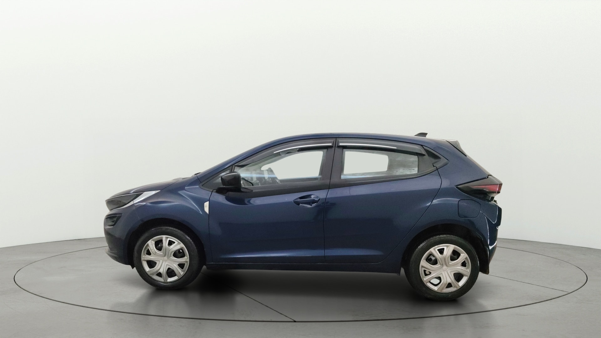 View 2024 Tata Altroz XZ Petrol Image 5 Used 2024 Tata Altroz XZ Petrol Image 5