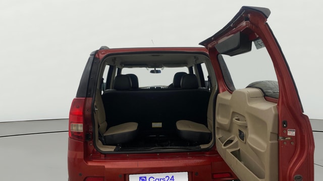 View Mahindra TUV300 Image 37 Used Mahindra TUV300 Image 37