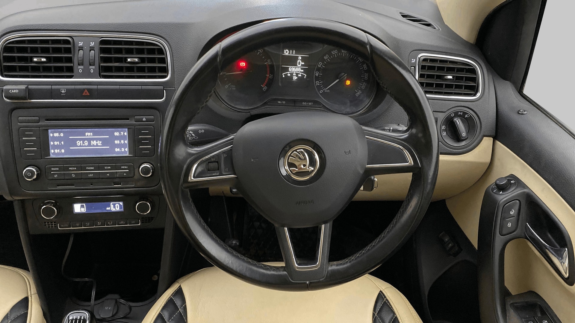 View 2018 Skoda Rapid 1.6 MPI Ambition Petrol BS IV Image 20 Used 2018 Skoda Rapid 1.6 MPI Ambition Petrol BS IV Image 20