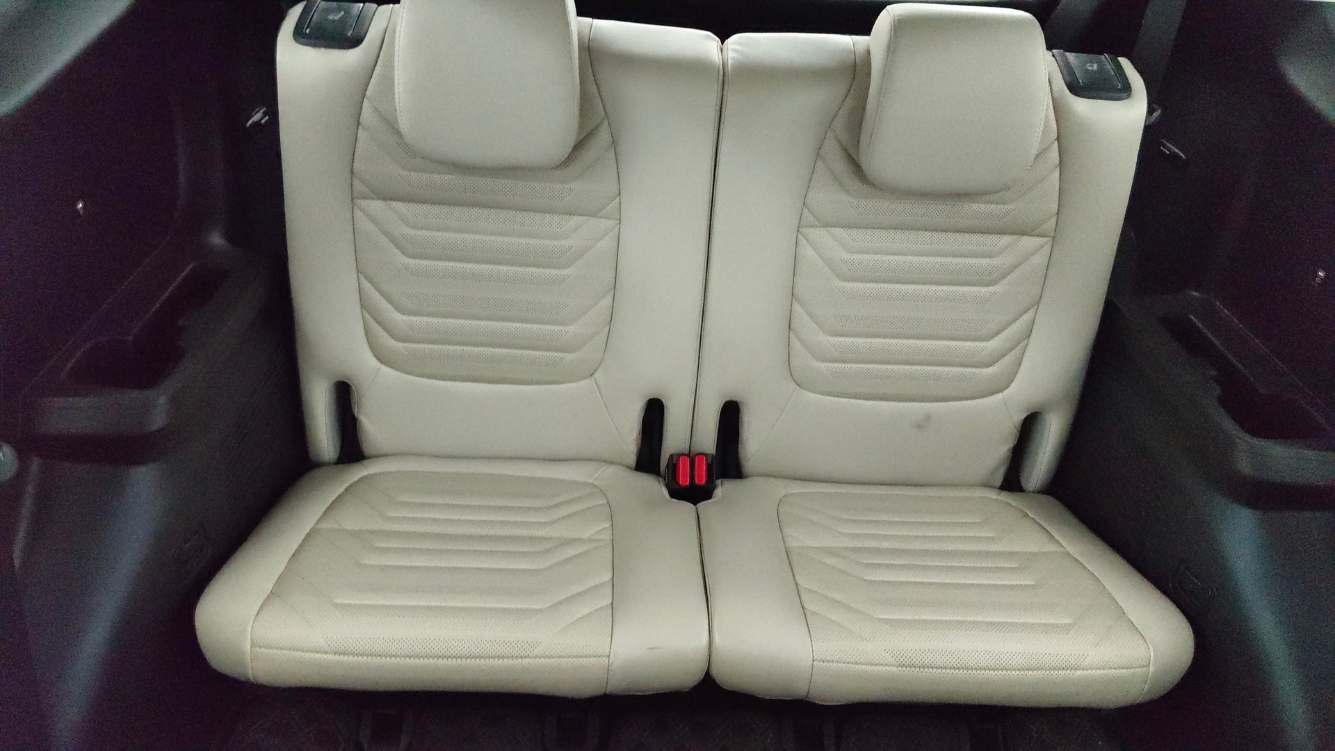 View 2022 Kia Carens Luxury Plus 1.4 Petrol 7 STR Image 10 Used 2022 Kia Carens Luxury Plus 1.4 Petrol 7 STR Image 10
