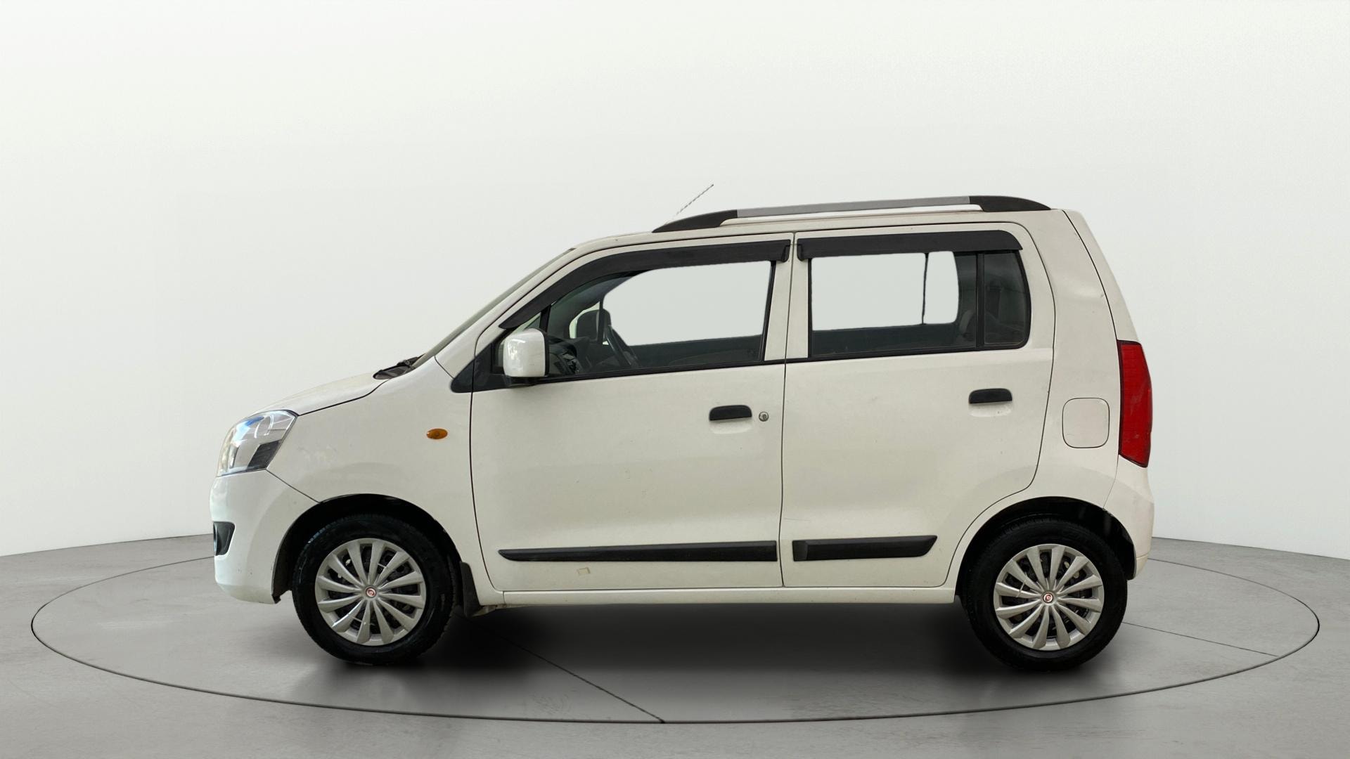 View 2017 Maruti Suzuki 1000 Base Variant Image 5 Used 2017 Maruti Suzuki 1000 Base Variant Image 5